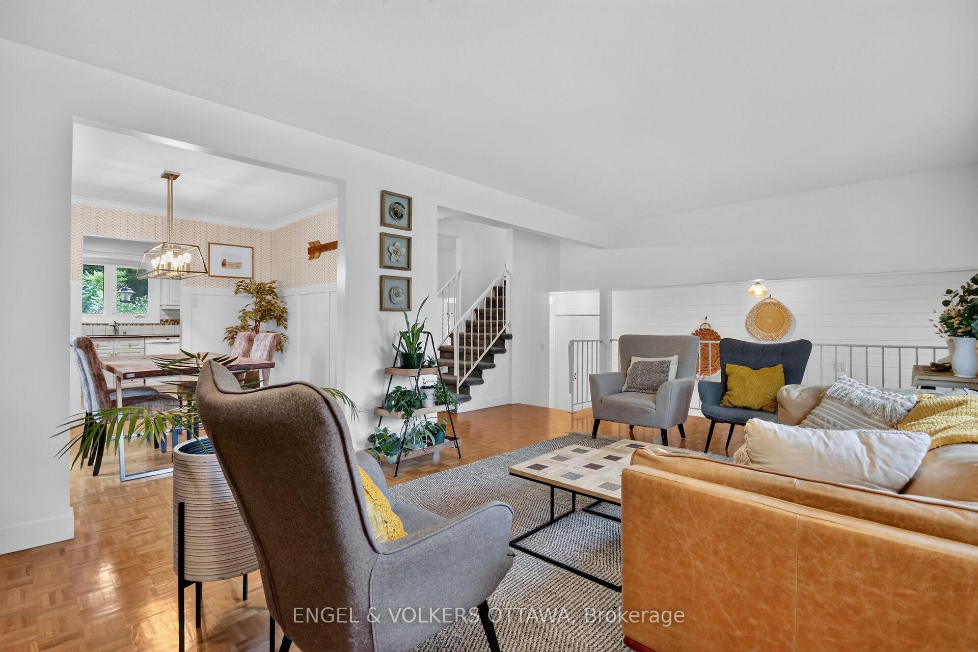 Photo 11 of 21 Stroughton Crescent, Ottawa, Munster — HOMEH