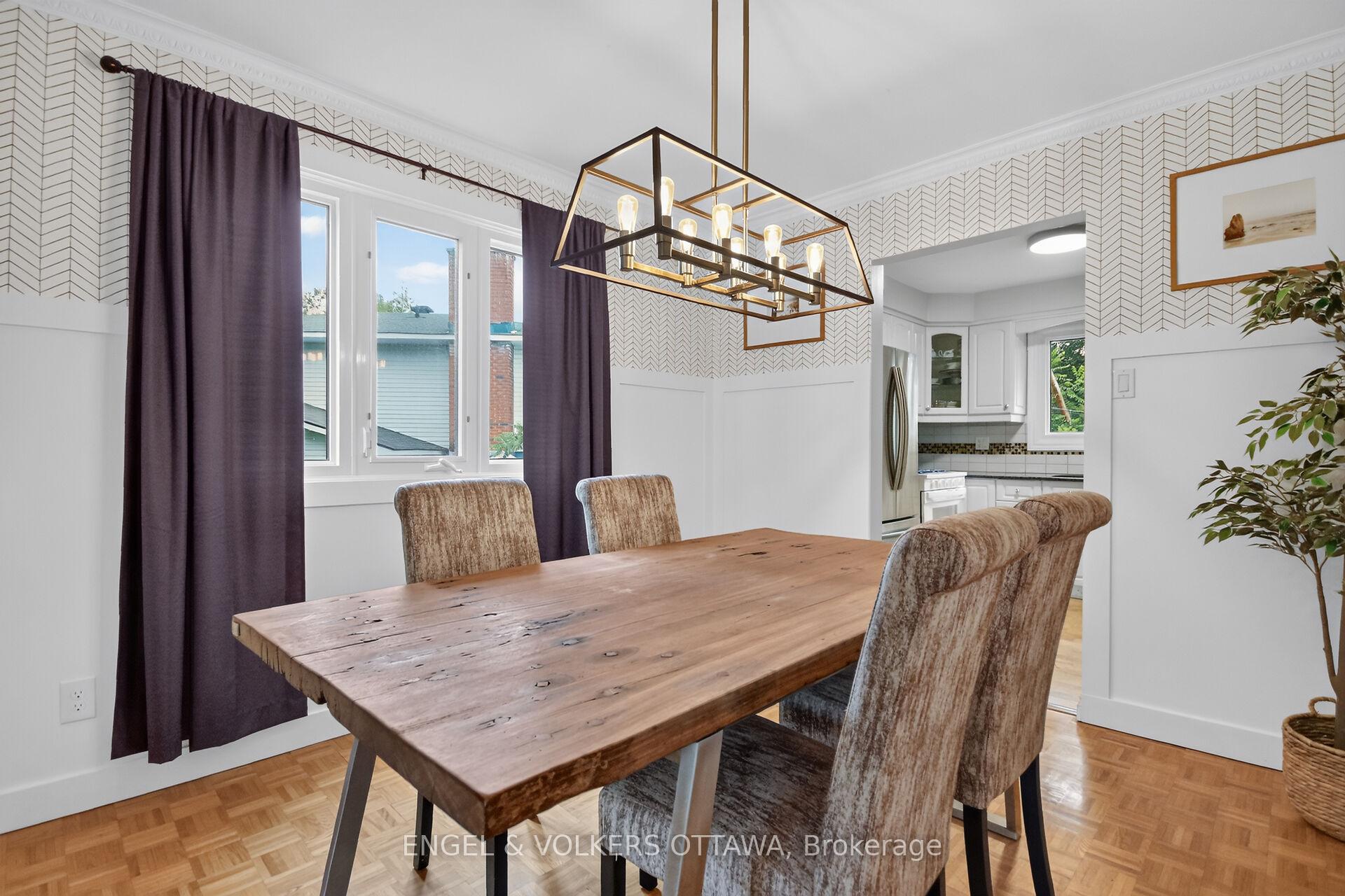 Photo 12 of 21 Stroughton Crescent, Ottawa, Munster — HOMEH
