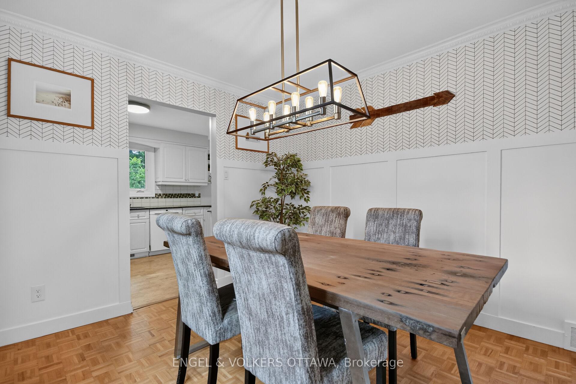 Photo 14 of 21 Stroughton Crescent, Ottawa, Munster — HOMEH