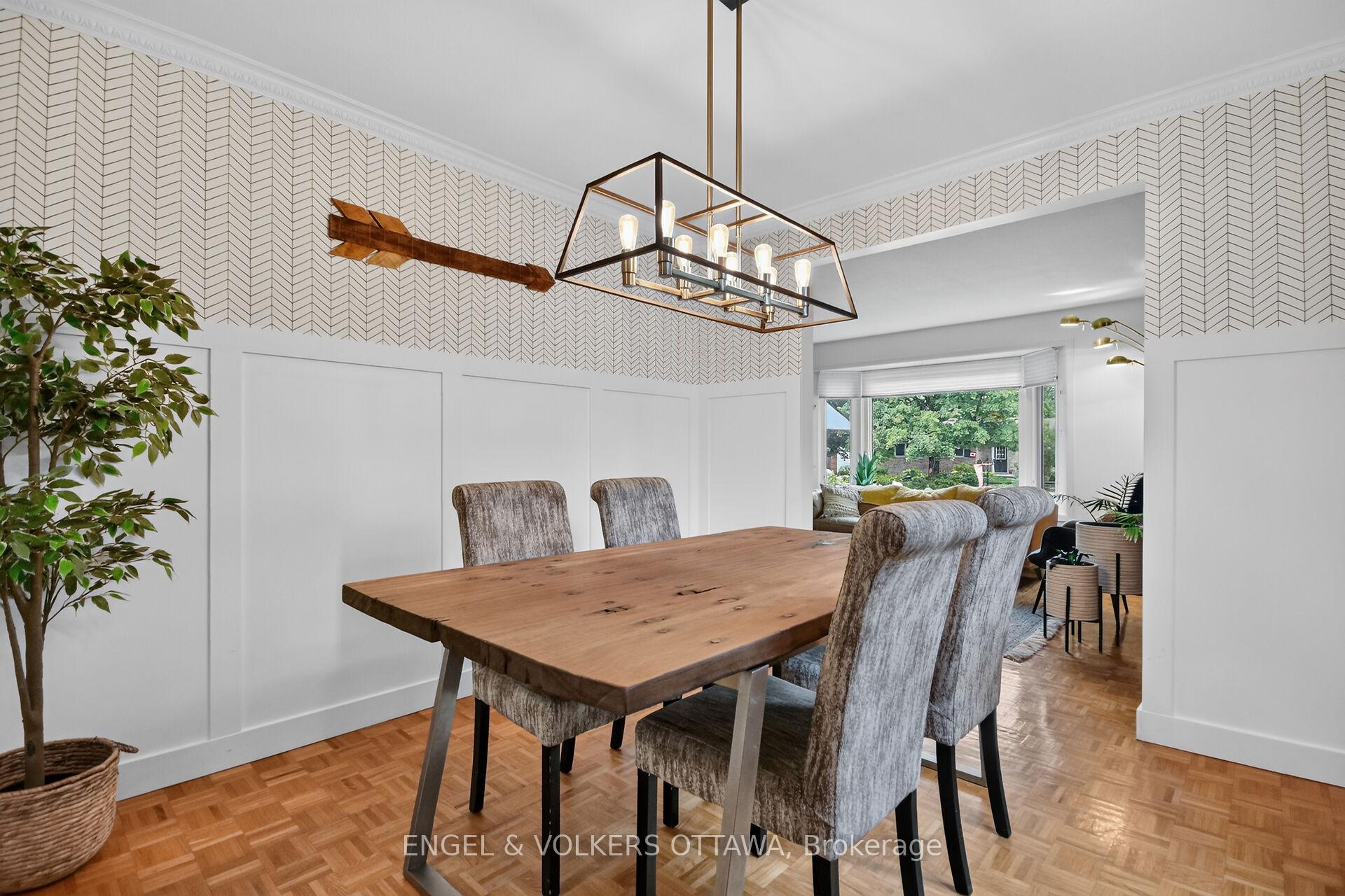 Photo 13 of 21 Stroughton Crescent, Ottawa, Munster — HOMEH