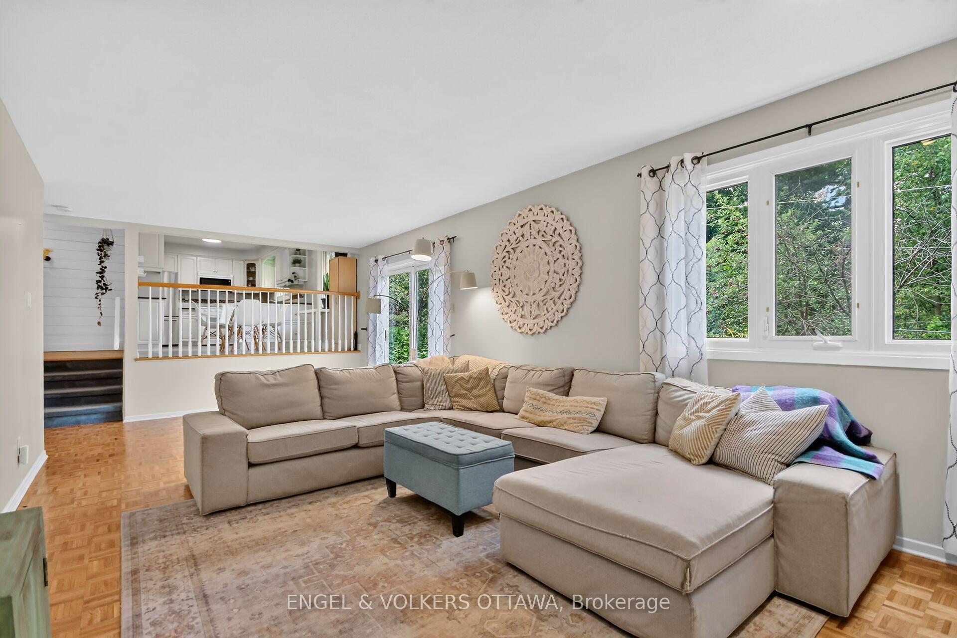 Photo 24 of 21 Stroughton Crescent, Ottawa, Munster — HOMEH