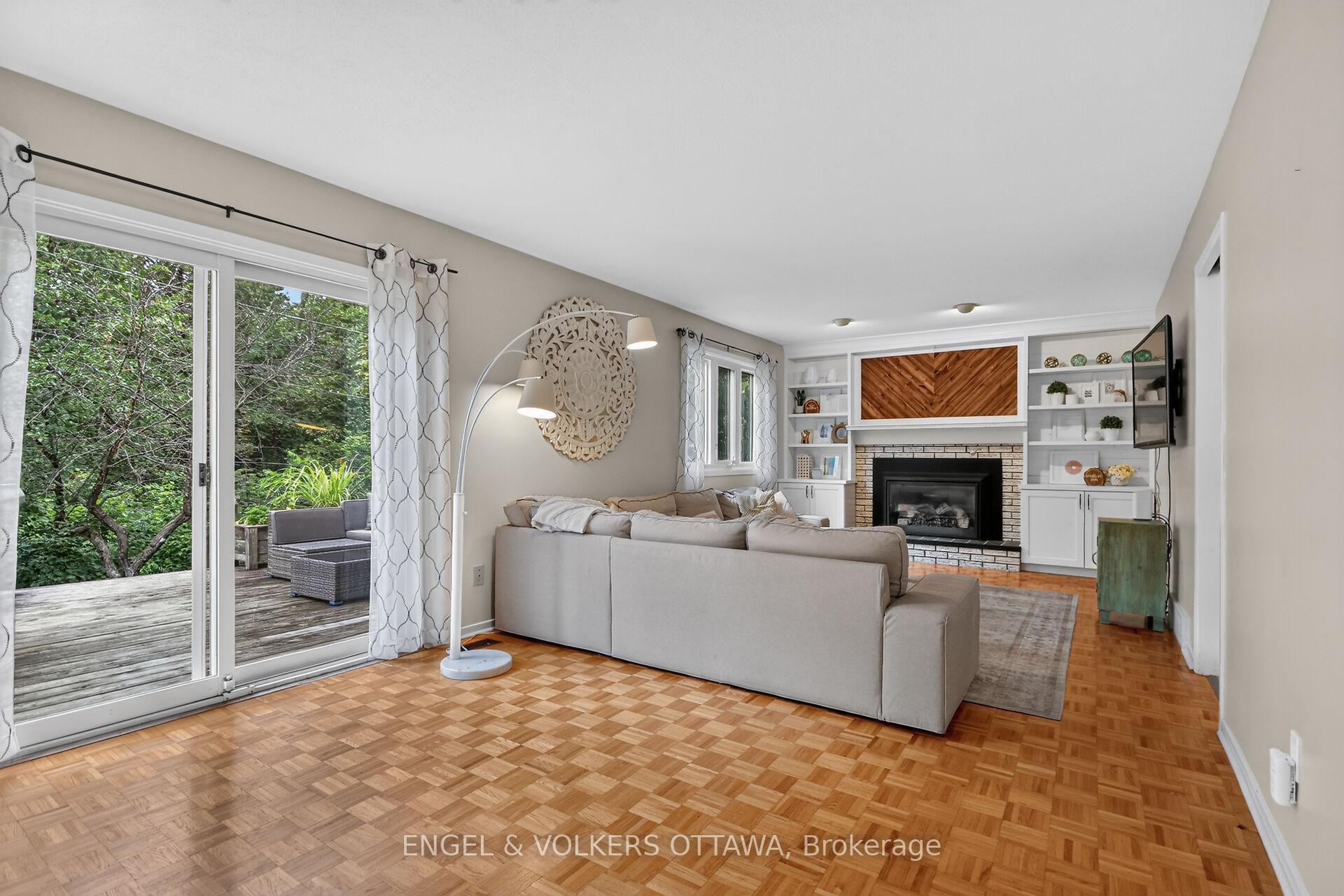 Photo 25 of 21 Stroughton Crescent, Ottawa, Munster — HOMEH