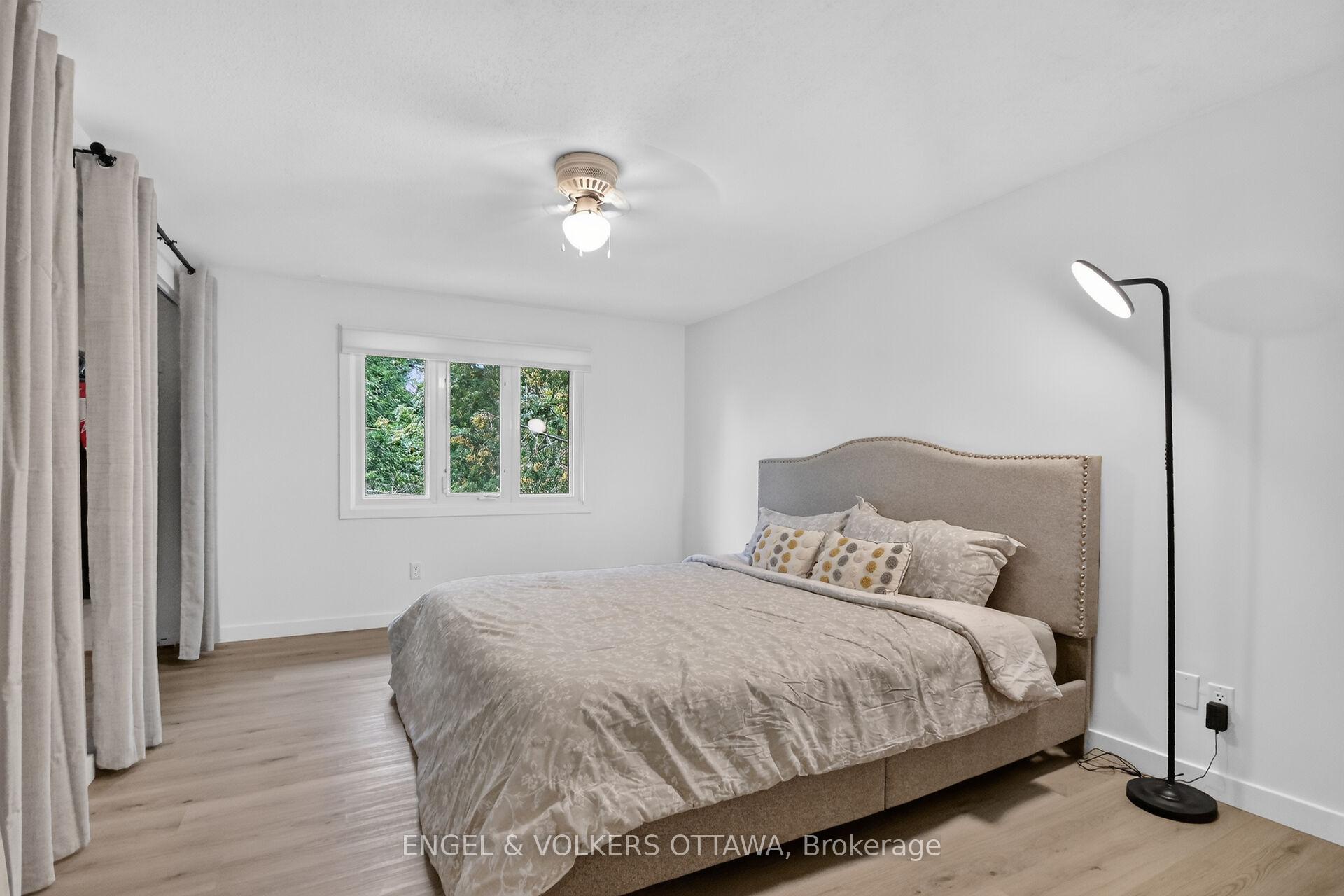 Photo 28 of 21 Stroughton Crescent, Ottawa, Munster — HOMEH