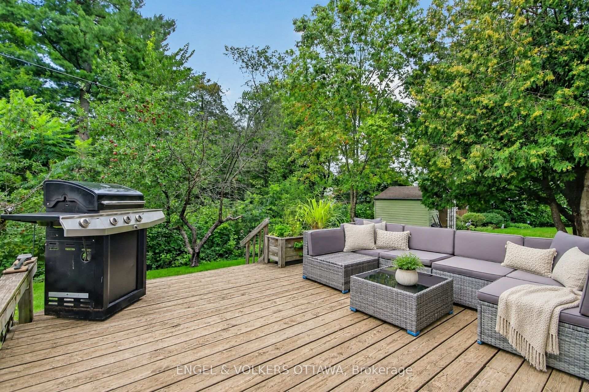 Photo 39 of 21 Stroughton Crescent, Ottawa, Munster — HOMEH