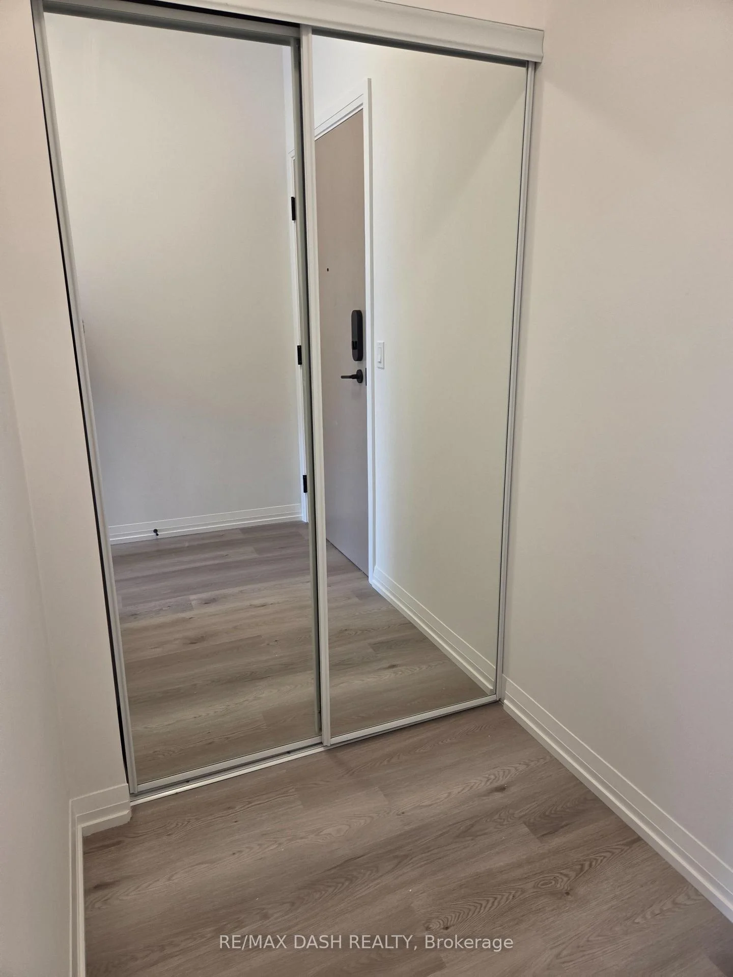 Photo 4 of Unit 1206, 280 Dundas Street W, Toronto, Kensington-Chinatown — HOMEH