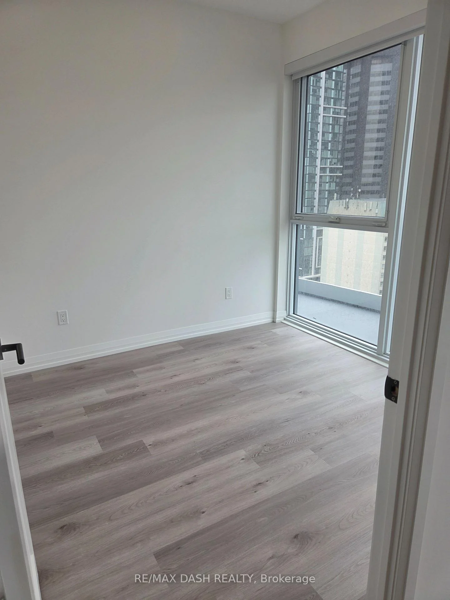 Photo 11 of Unit 1206, 280 Dundas Street W, Toronto, Kensington-Chinatown — HOMEH