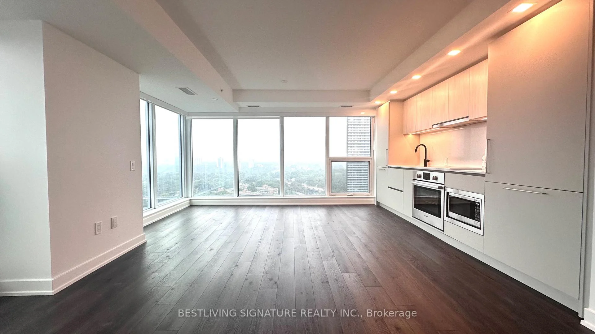 Photo 5 of Unit 2207, 609 Sherbourne Street, Toronto, North St. James Town — HOMEH
