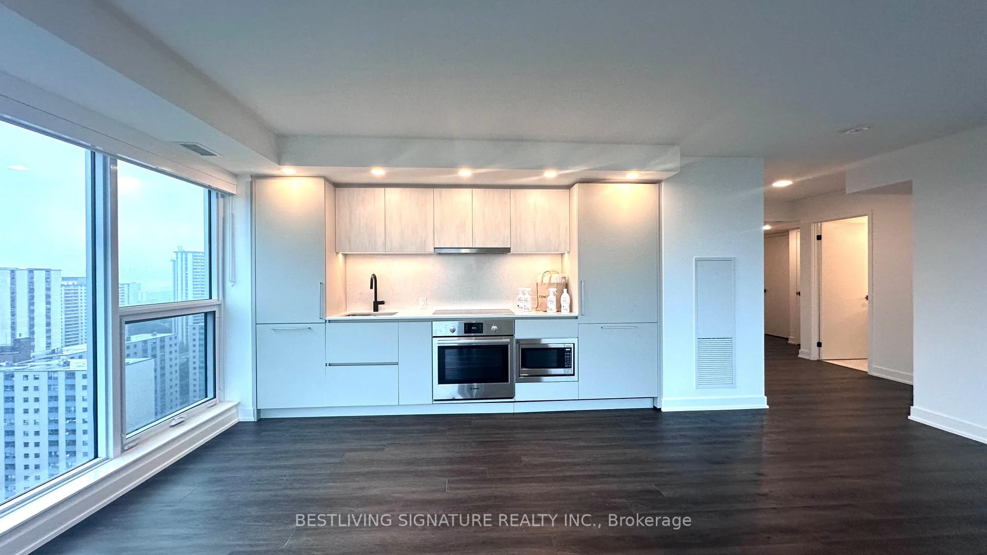 Photo 7 of Unit 2207, 609 Sherbourne Street, Toronto, North St. James Town — HOMEH
