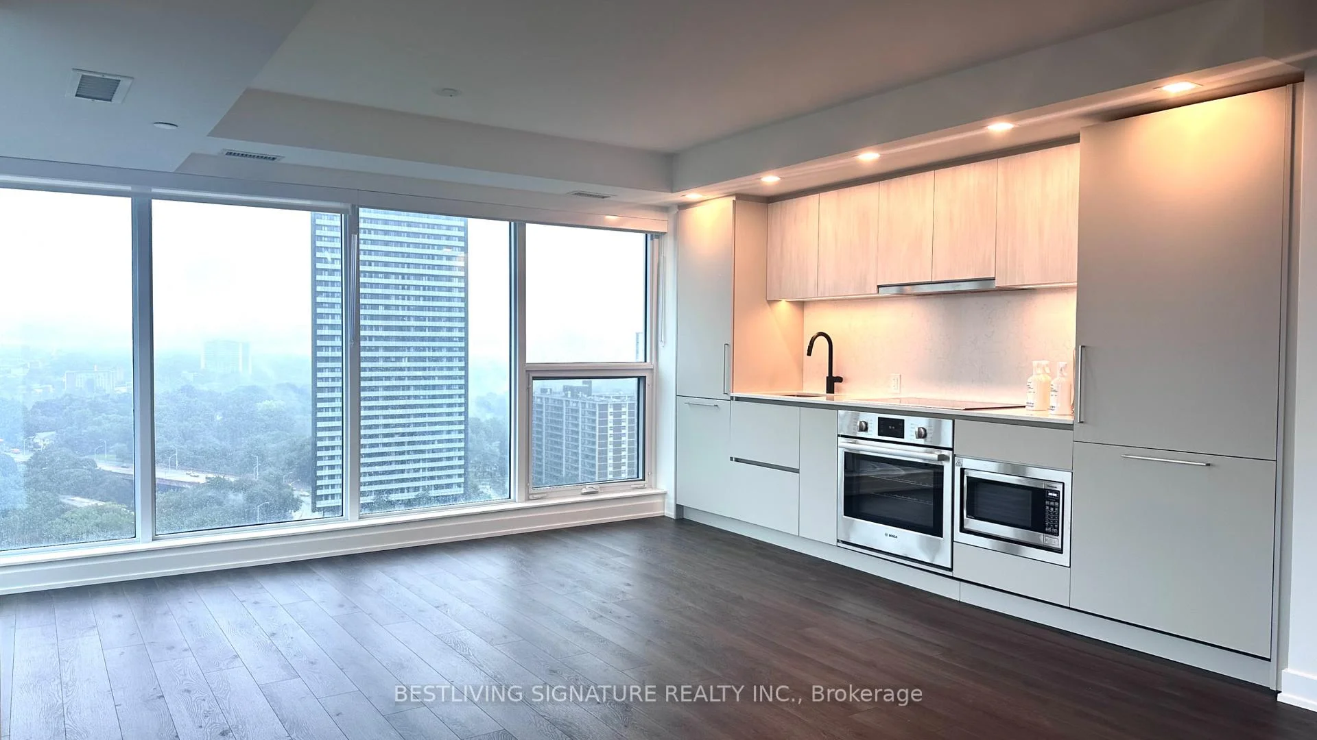 Photo 8 of Unit 2207, 609 Sherbourne Street, Toronto, North St. James Town — HOMEH