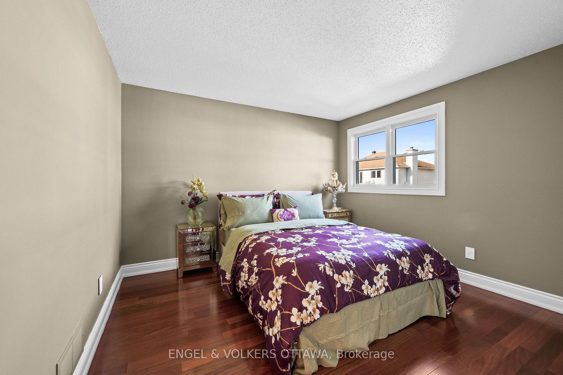 Photo 23 of 563 Merkley Drive, Ottawa, Fallingbrook/Pineridge — HOMEH