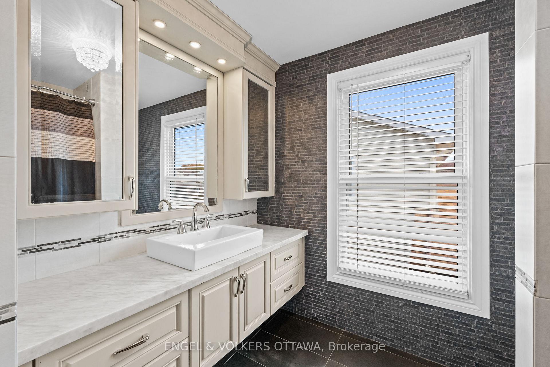 Photo 25 of 563 Merkley Drive, Ottawa, Fallingbrook/Pineridge — HOMEH
