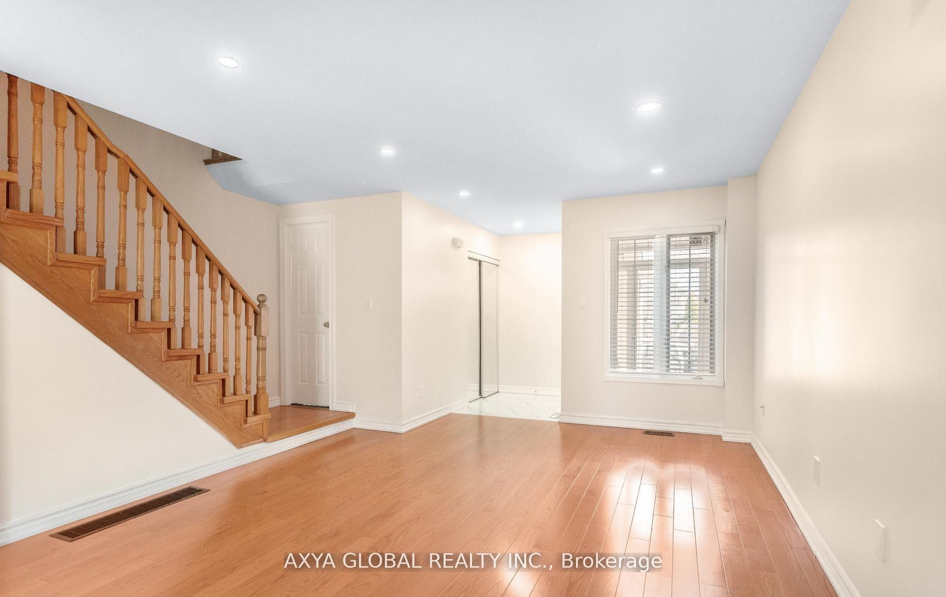 Photo 5 of 5340 Byford Place, Mississauga, Hurontario — HOMEH