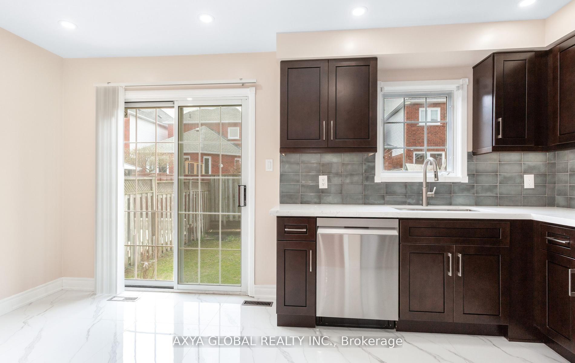 Photo 7 of 5340 Byford Place, Mississauga, Hurontario — HOMEH
