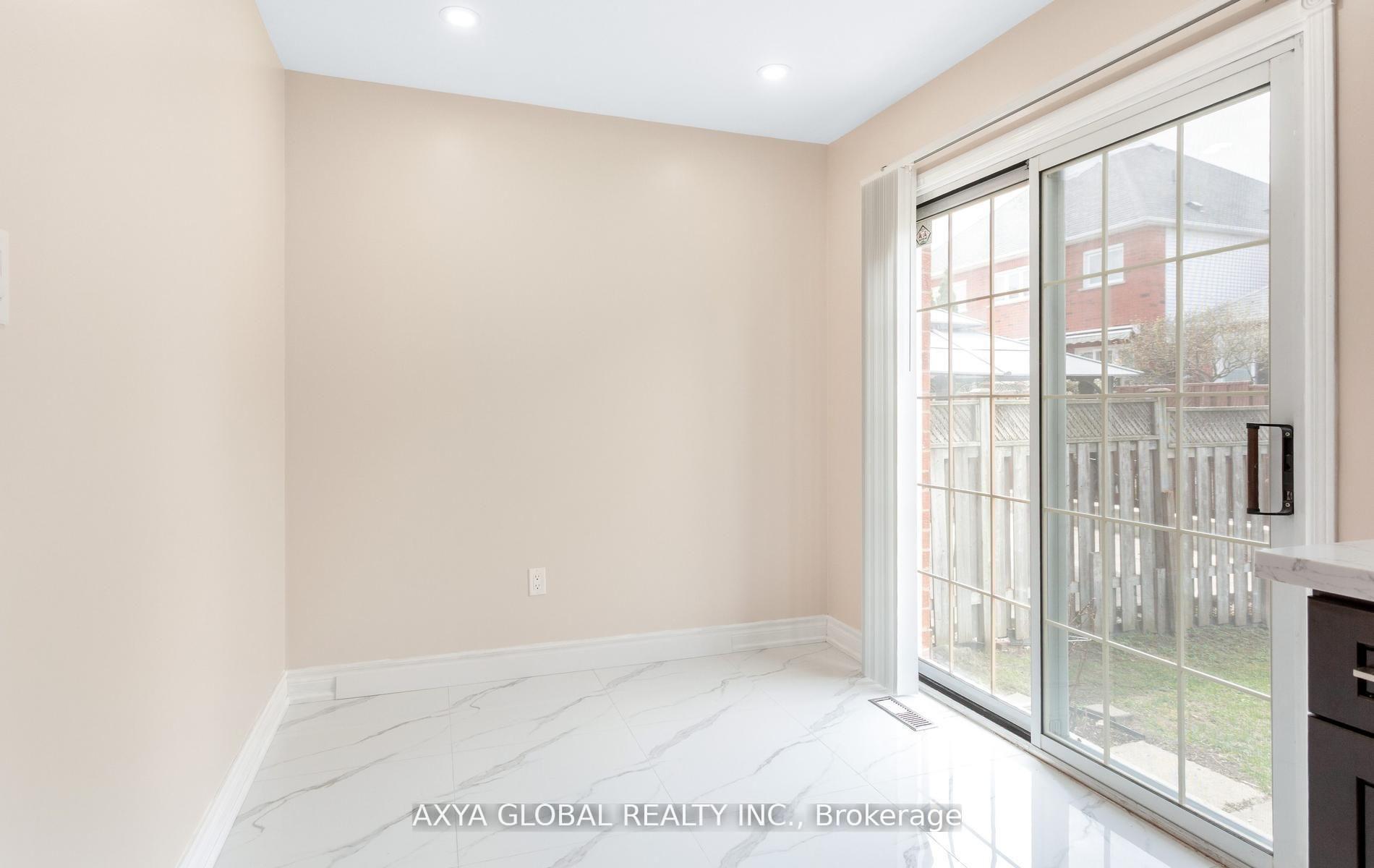Photo 8 of 5340 Byford Place, Mississauga, Hurontario — HOMEH