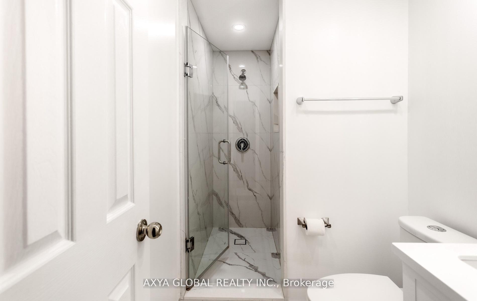 Photo 11 of 5340 Byford Place, Mississauga, Hurontario — HOMEH