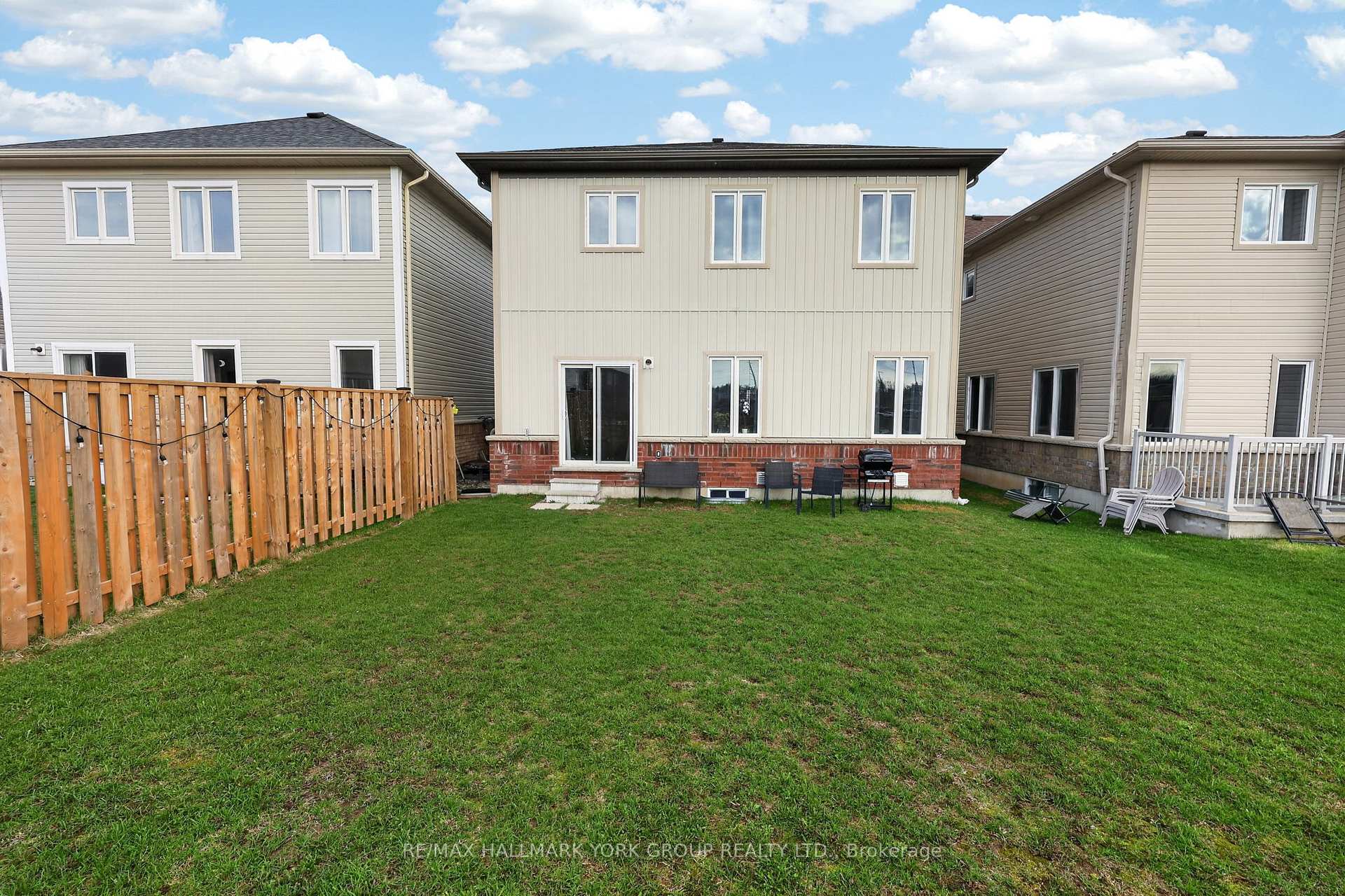 Photo 8 of 69 Diana Drive, Orillia — HOMEH