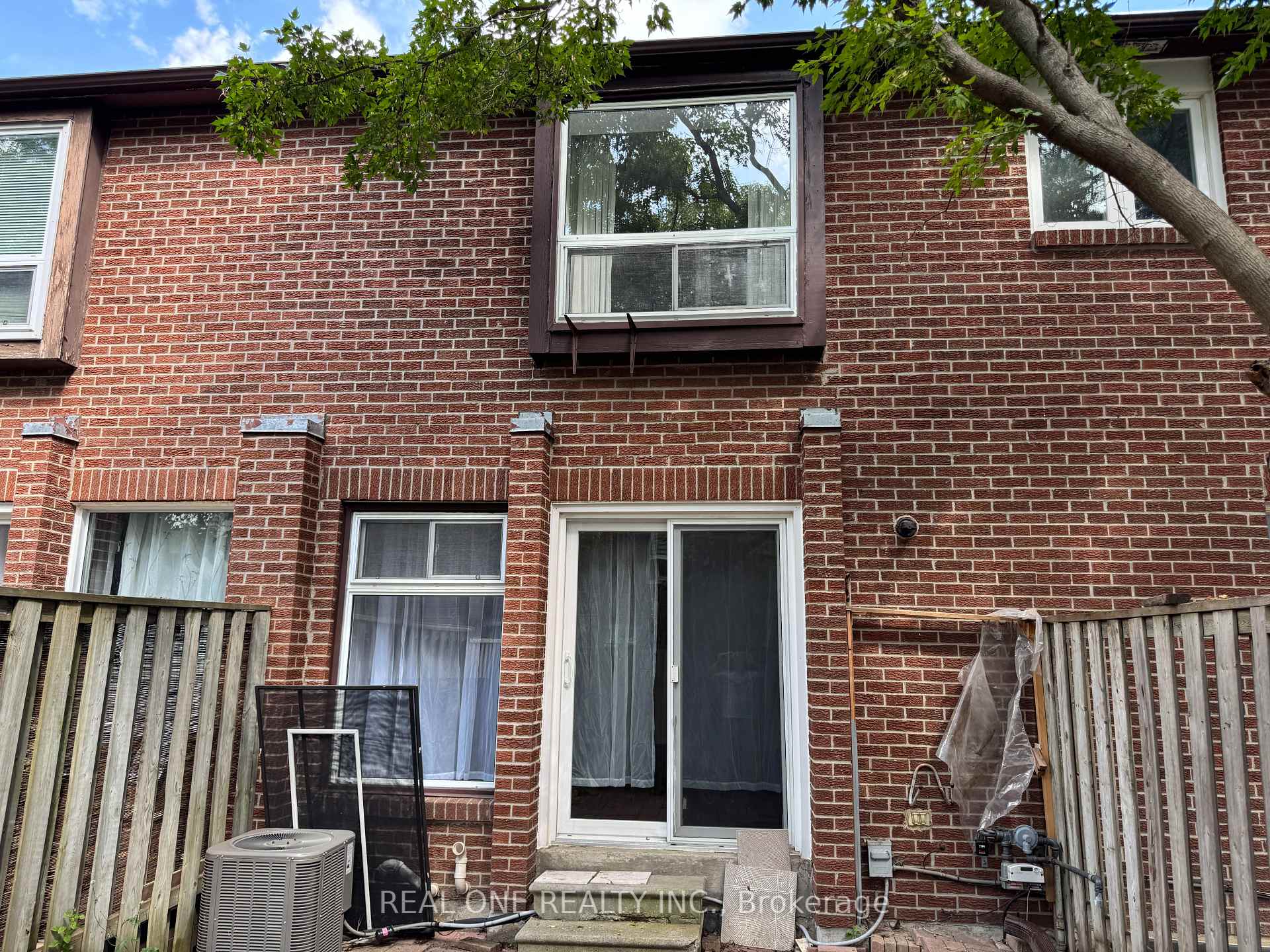 Photo 2 of Unit 16, 72 Dusay Place, Scarborough, L'Amoreaux — HOMEH