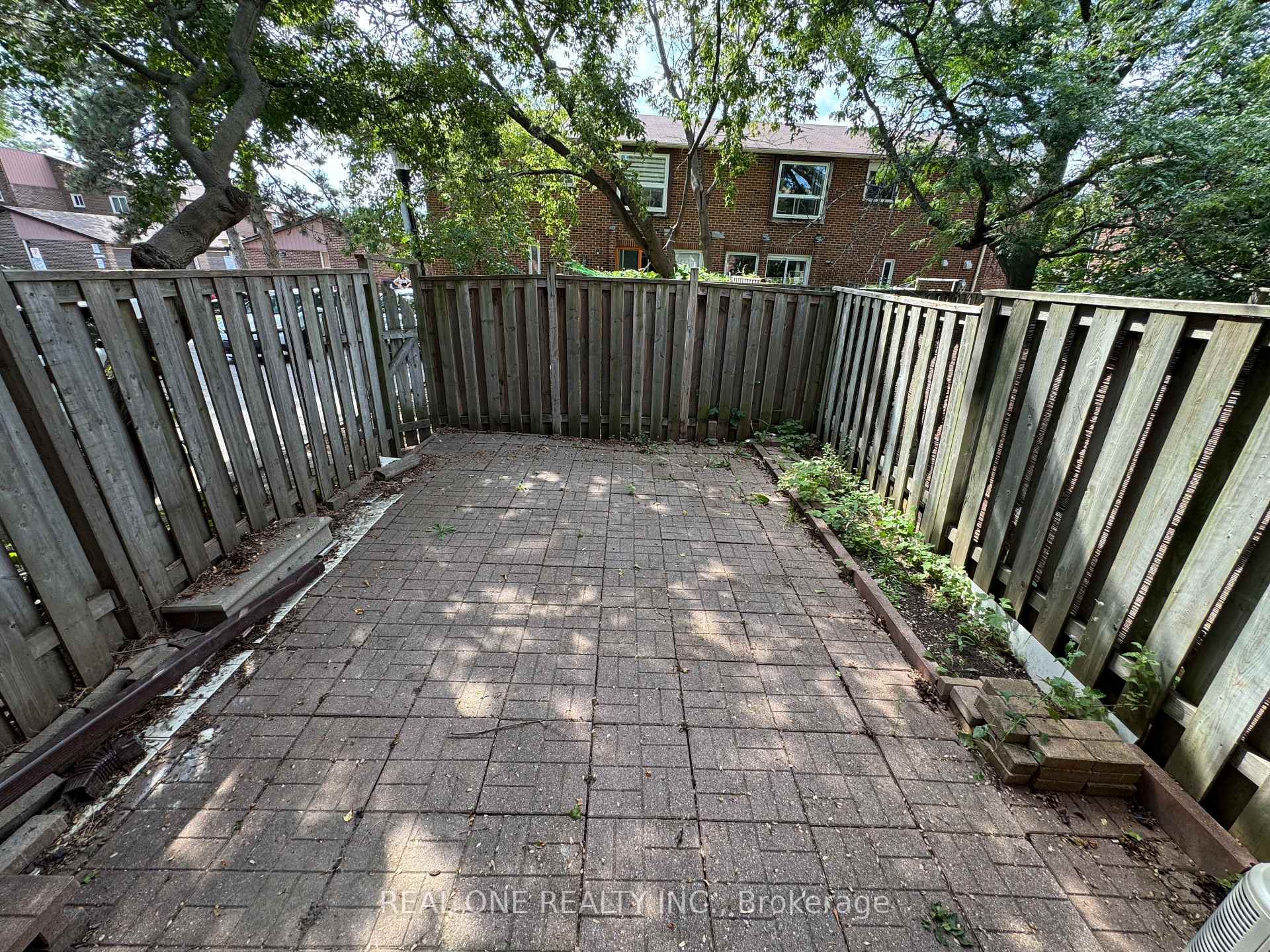 Photo 3 of Unit 16, 72 Dusay Place, Scarborough, L'Amoreaux — HOMEH