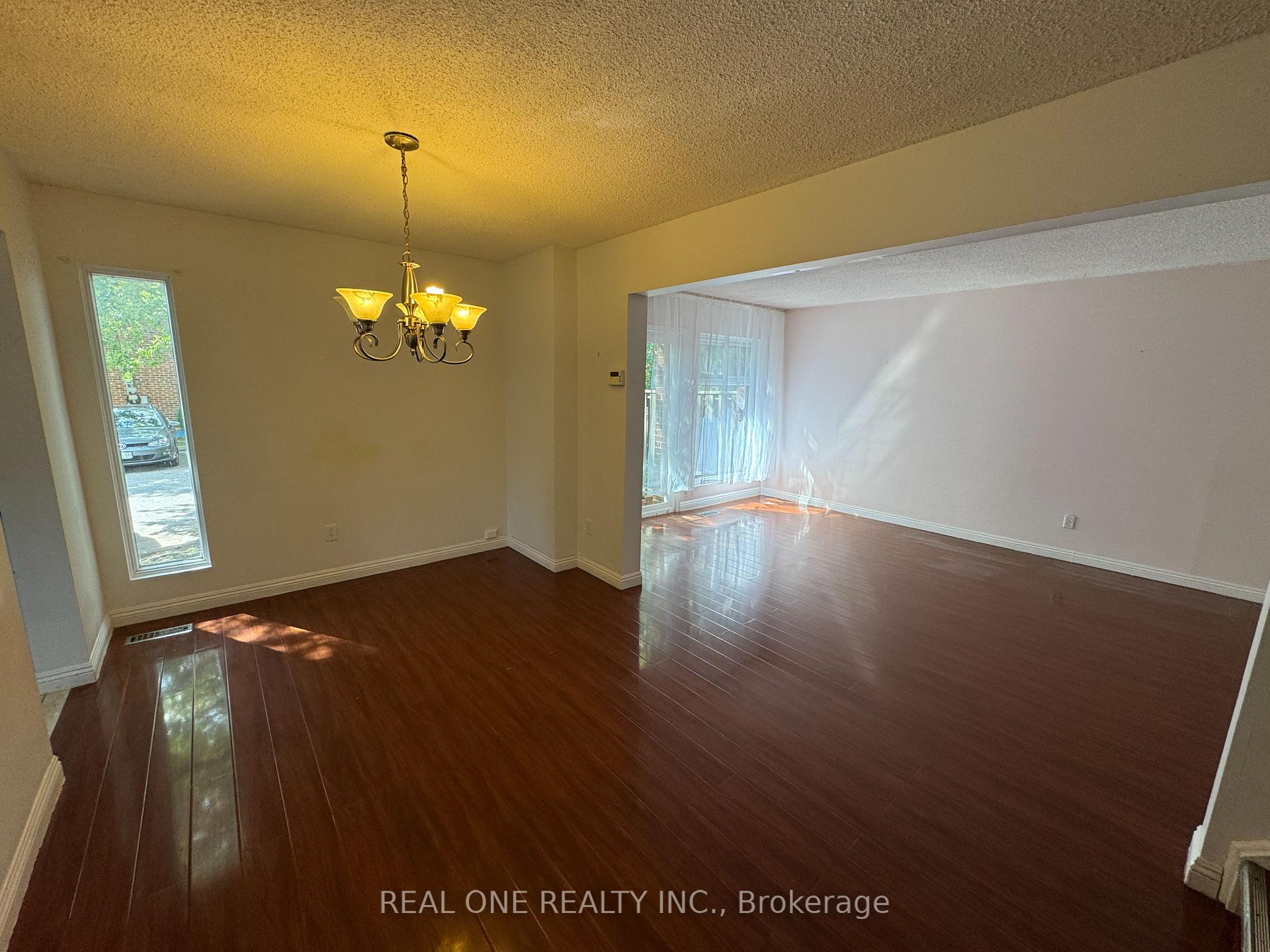 Photo 5 of Unit 16, 72 Dusay Place, Scarborough, L'Amoreaux — HOMEH
