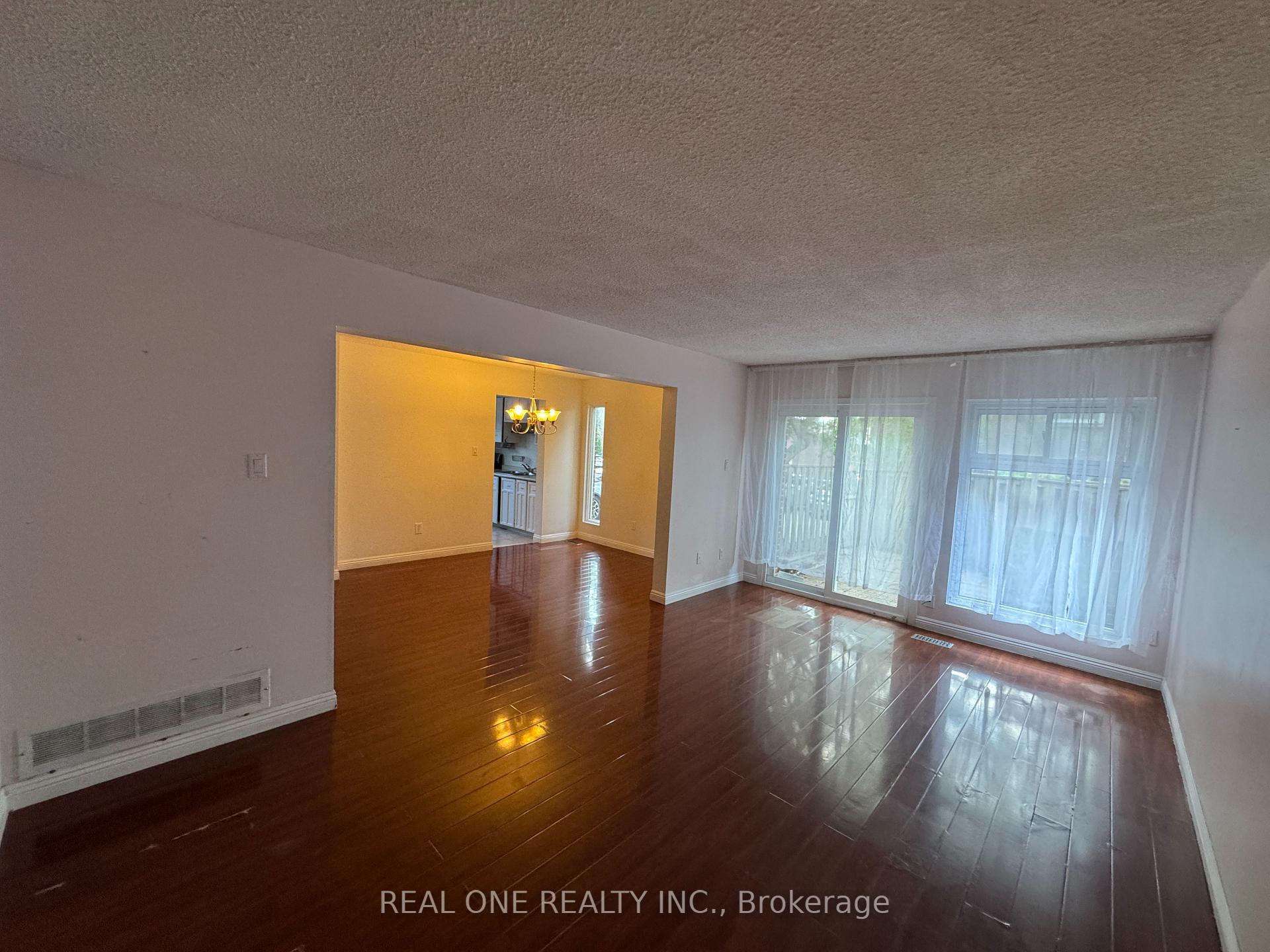 Photo 7 of Unit 16, 72 Dusay Place, Scarborough, L'Amoreaux — HOMEH