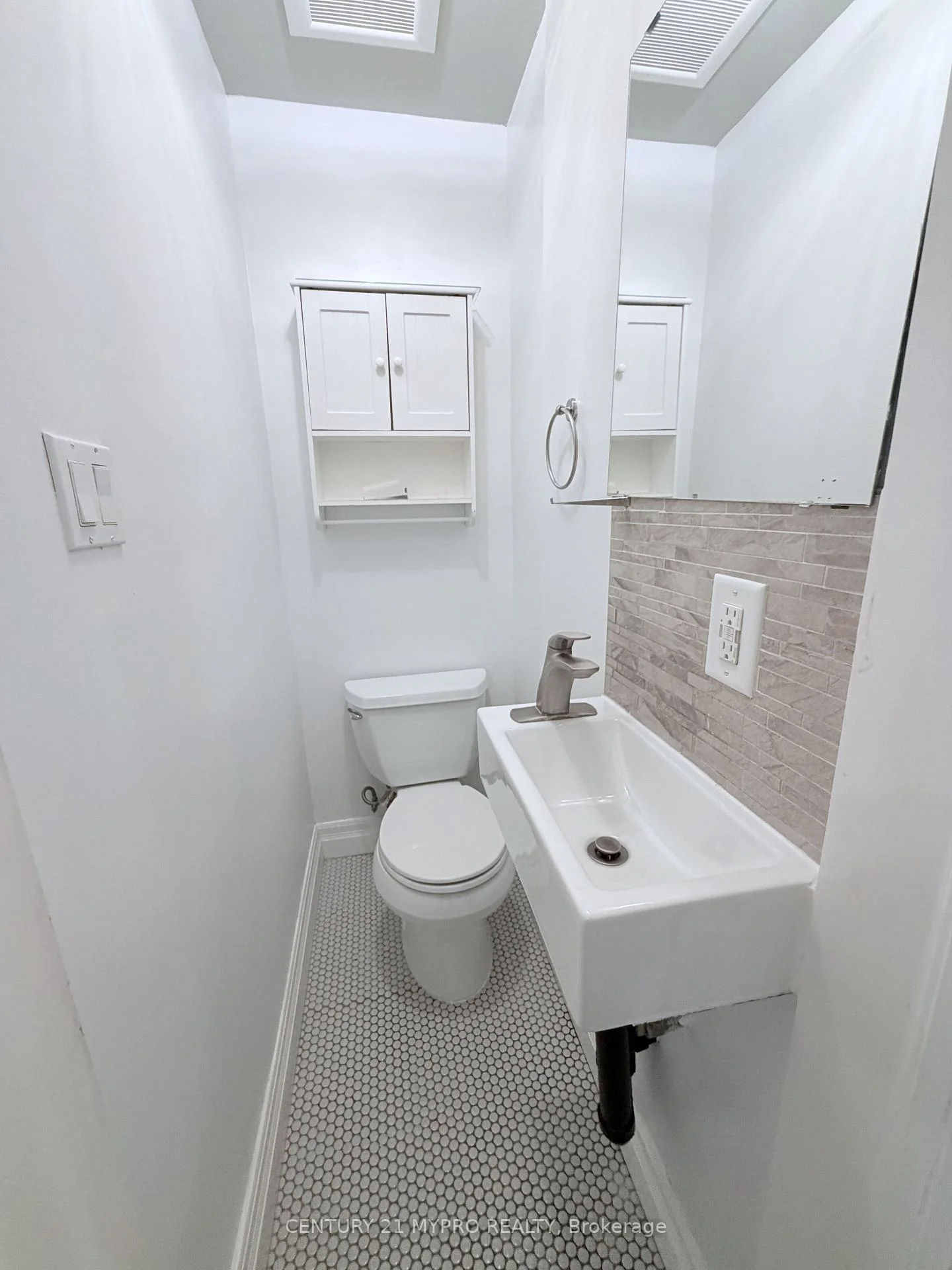 Photo 8 of 1111 Dufferin Street, Toronto, Dovercourt-Wallace Emerson-Junction — HOMEH