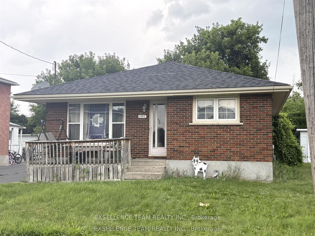 Photo 1 of 1007 Grand Avenue, Cornwall, Cornwall — HOMEH