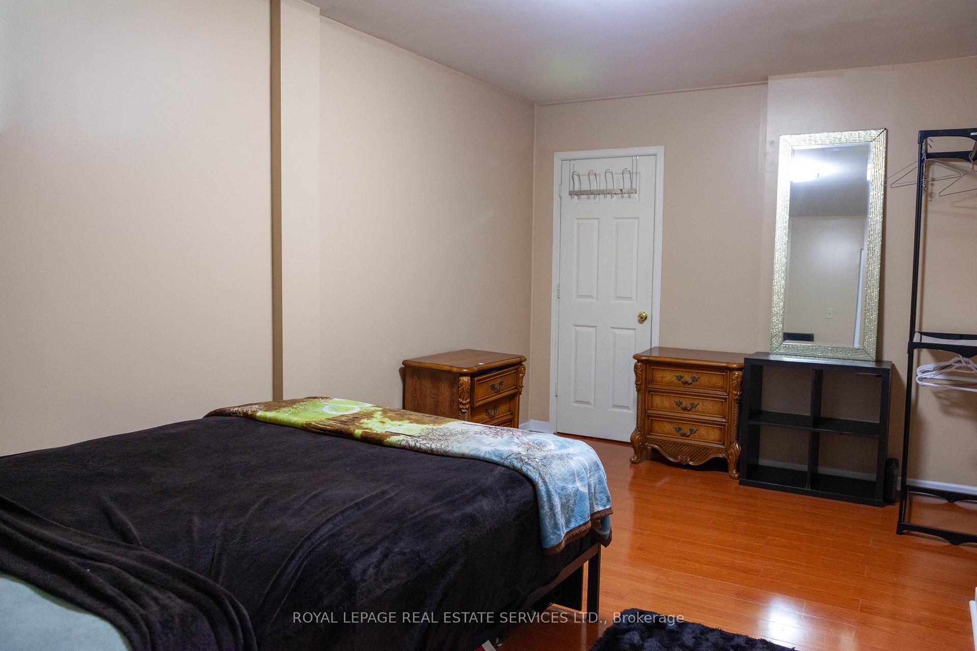 Photo 10 of 2B Debell Lane, North York, Newtonbrook East — HOMEH