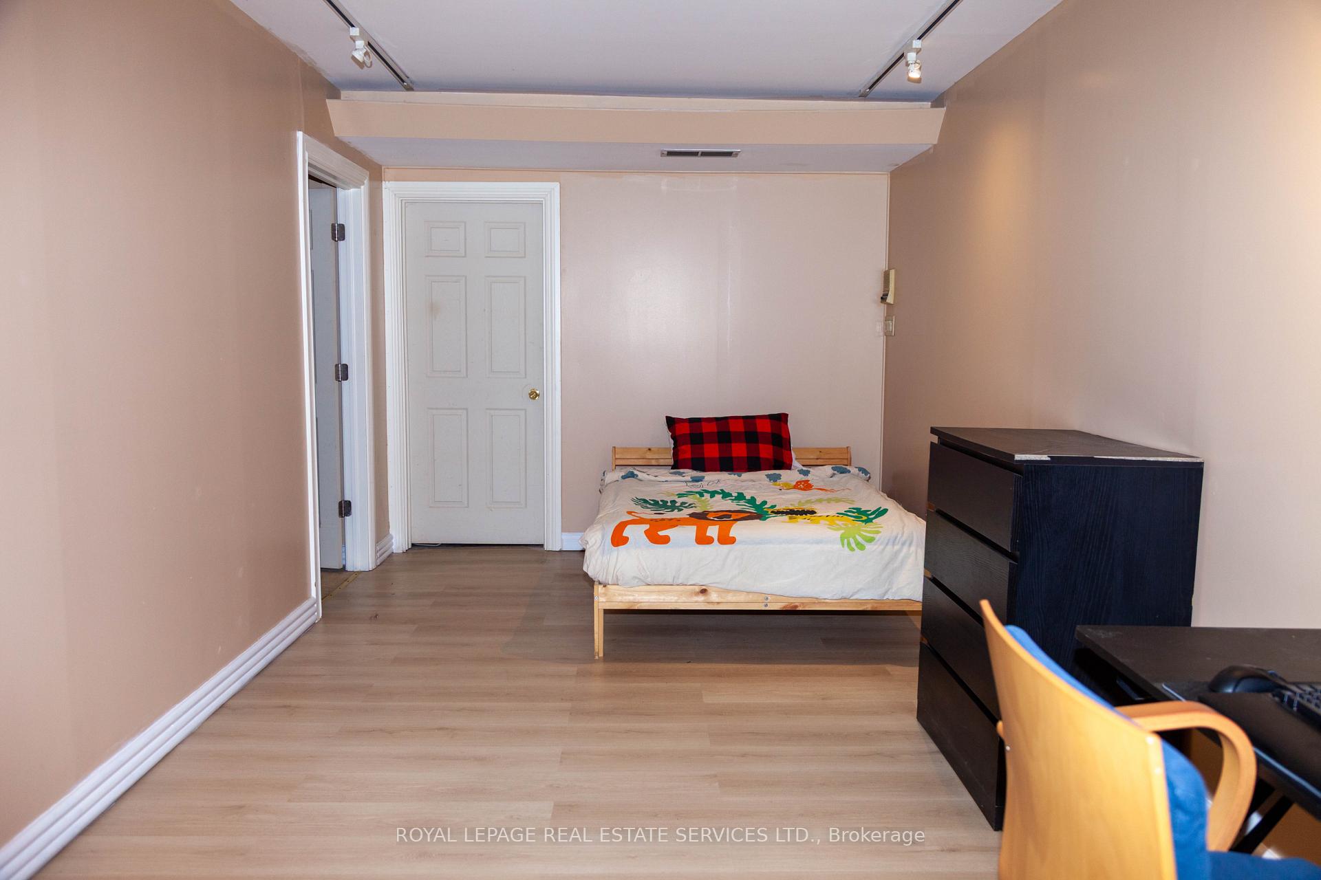 Photo 11 of 2B Debell Lane, North York, Newtonbrook East — HOMEH