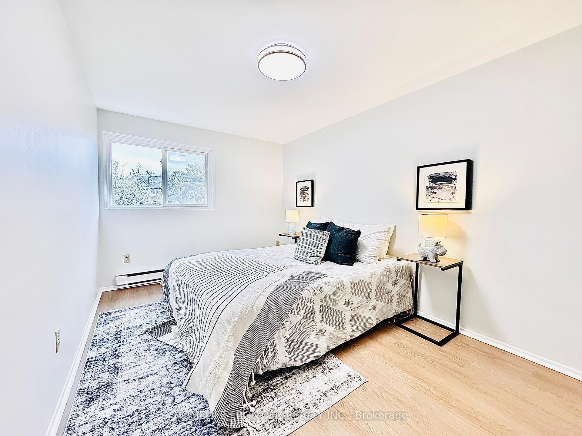Photo 5 of 133 Thorny Vine Way E, North York, Bayview Village — HOMEH