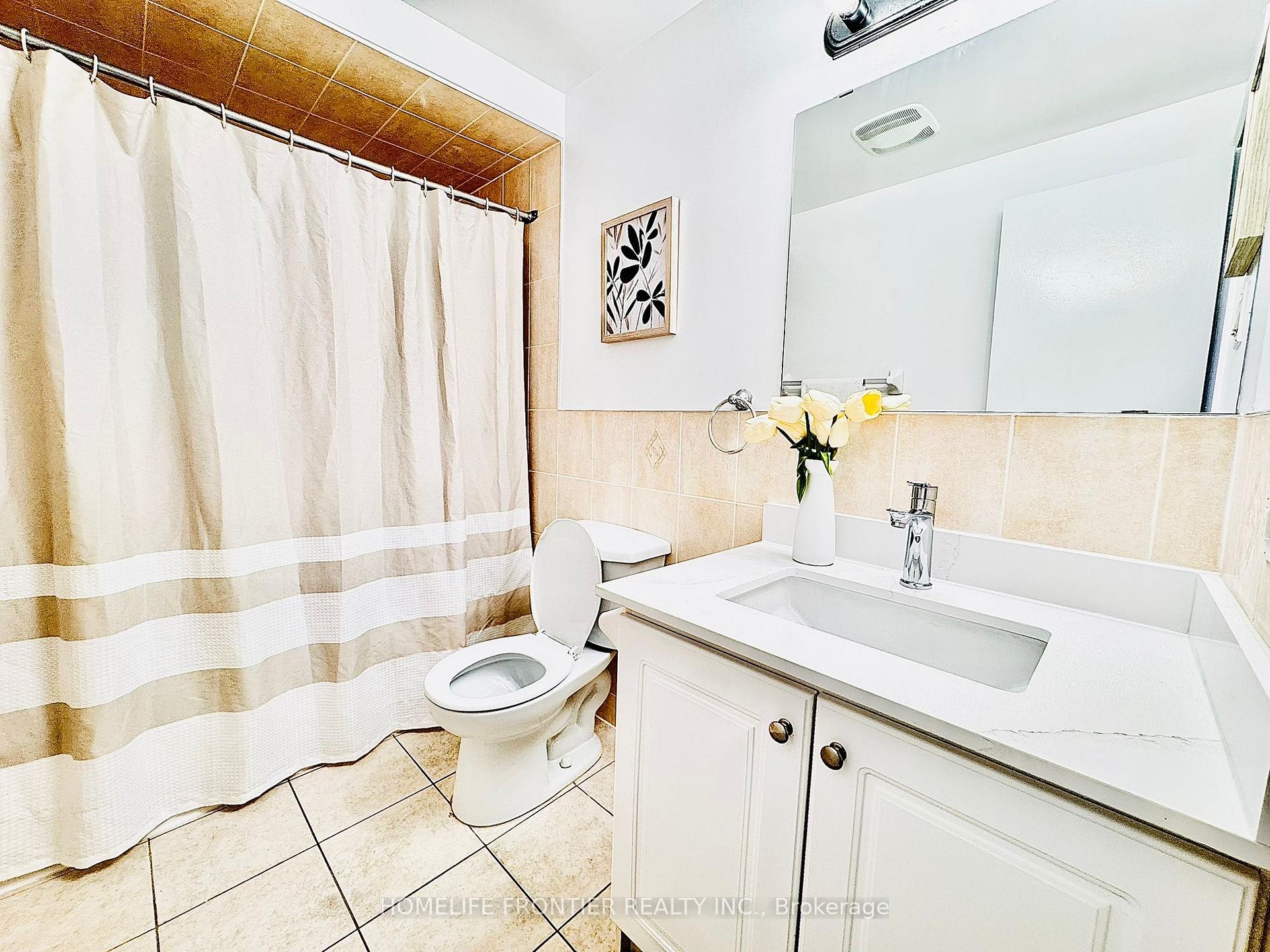 Photo 8 of 133 Thorny Vine Way E, North York, Bayview Village — HOMEH