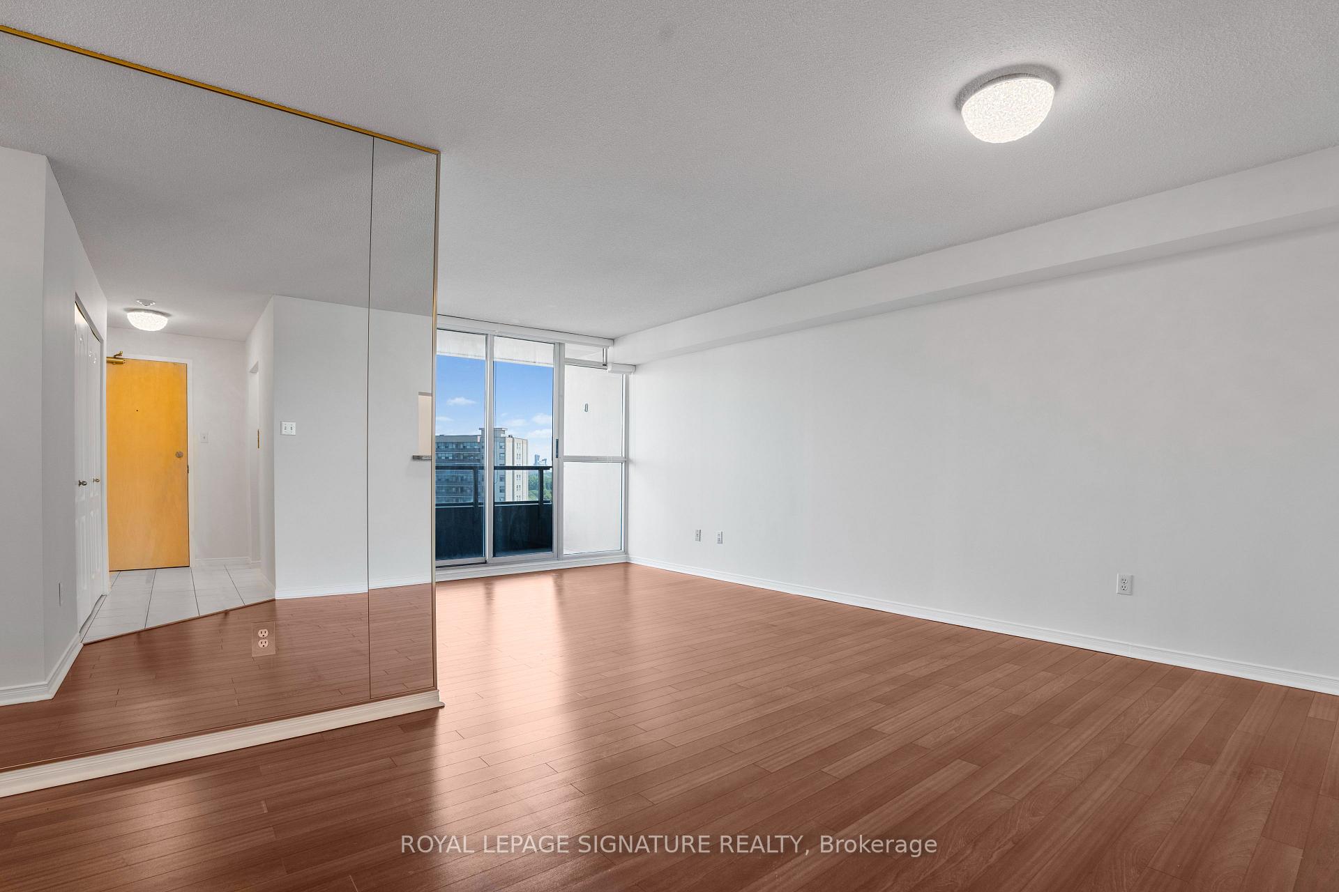 Photo 4 of Unit 1410, 11 Townsgate Drive, Vaughan, Crestwood-Springfarm-Yorkhill — HOMEH