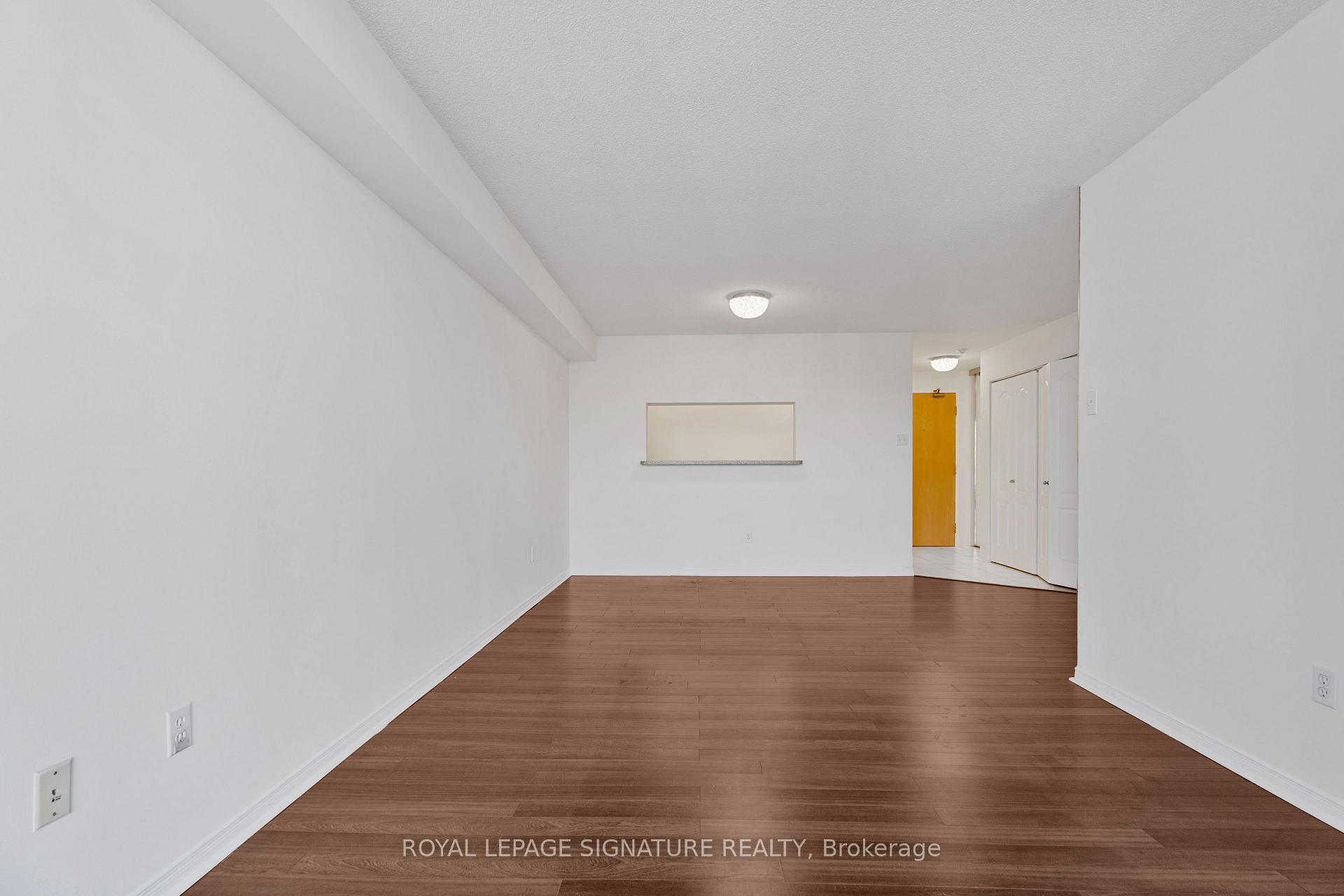 Photo 5 of Unit 1410, 11 Townsgate Drive, Vaughan, Crestwood-Springfarm-Yorkhill — HOMEH