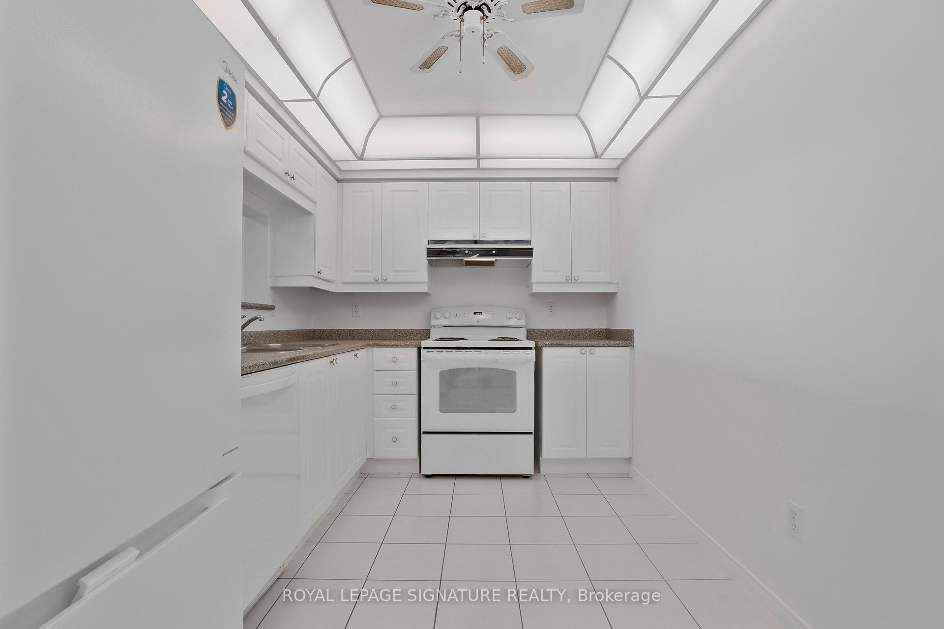 Photo 9 of Unit 1410, 11 Townsgate Drive, Vaughan, Crestwood-Springfarm-Yorkhill — HOMEH