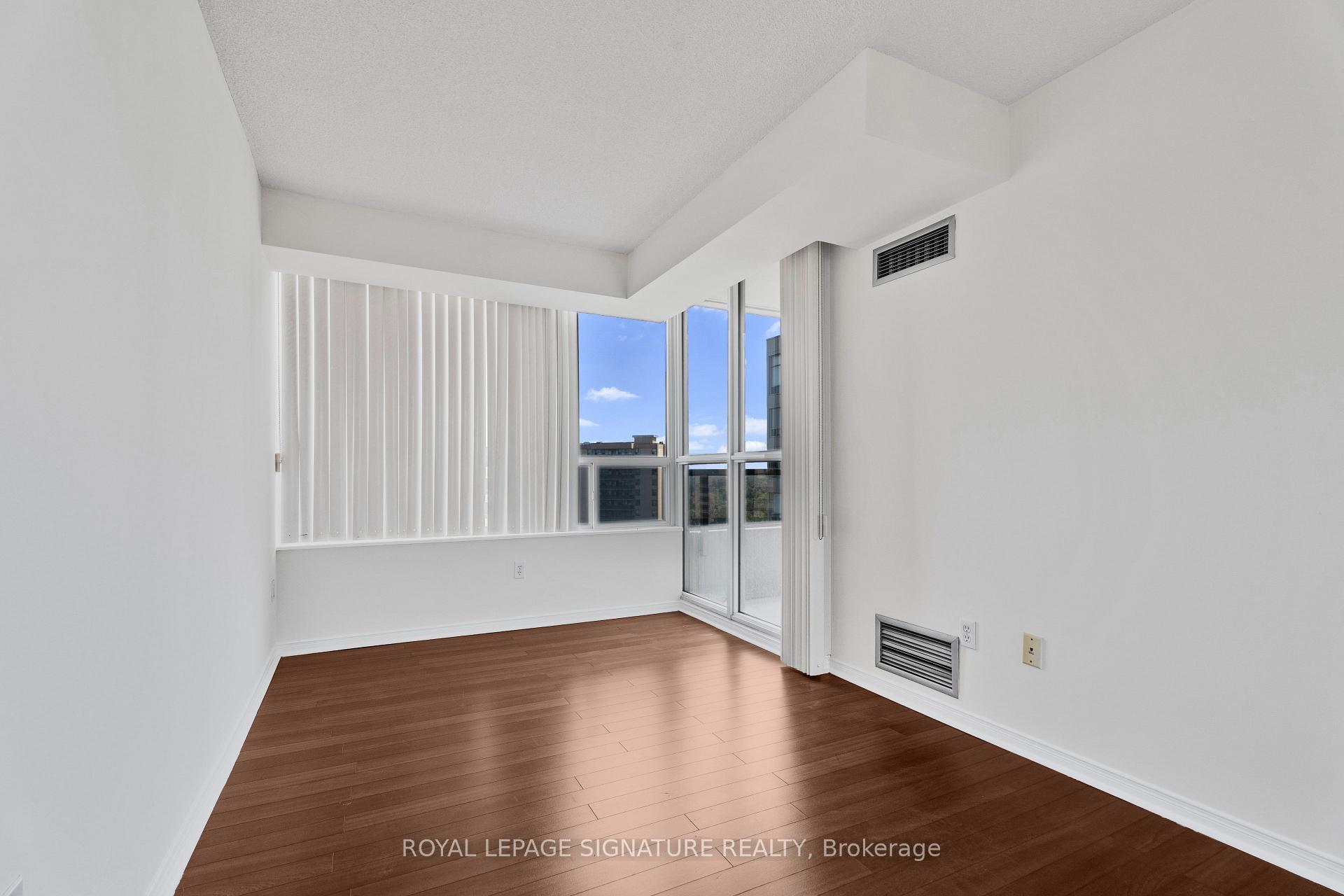 Photo 12 of Unit 1410, 11 Townsgate Drive, Vaughan, Crestwood-Springfarm-Yorkhill — HOMEH