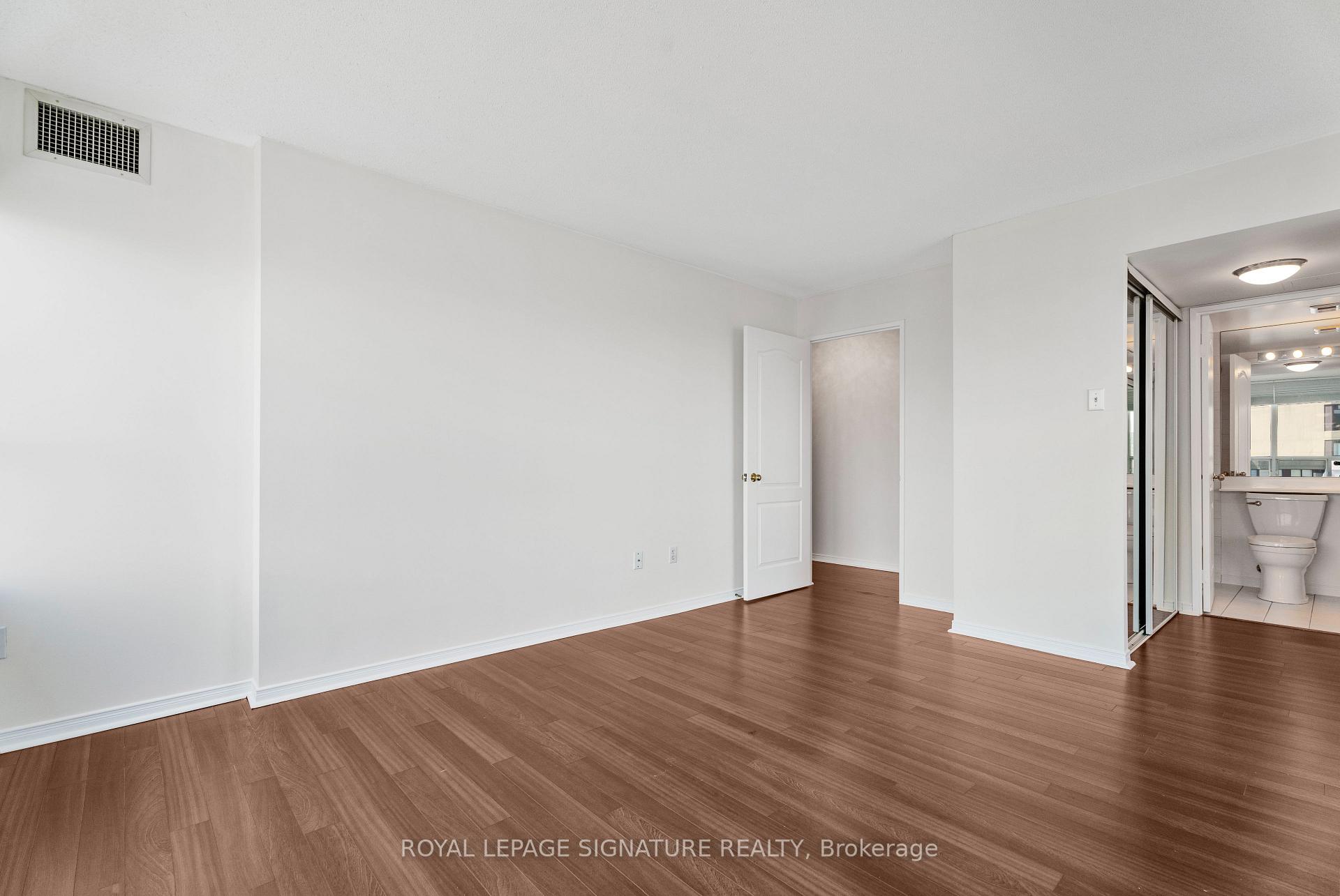Photo 17 of Unit 1410, 11 Townsgate Drive, Vaughan, Crestwood-Springfarm-Yorkhill — HOMEH