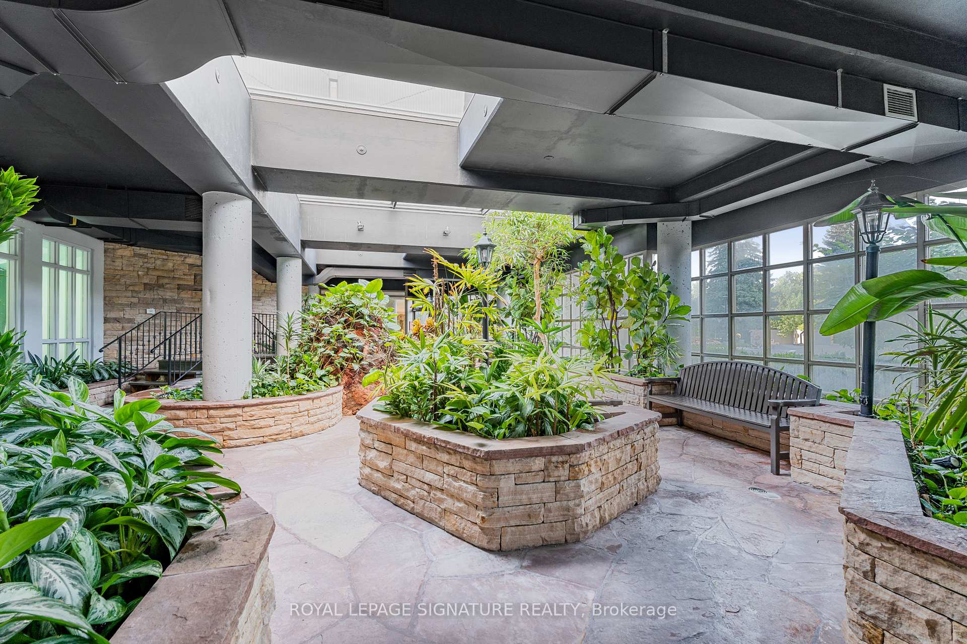 Photo 28 of Unit 1410, 11 Townsgate Drive, Vaughan, Crestwood-Springfarm-Yorkhill — HOMEH