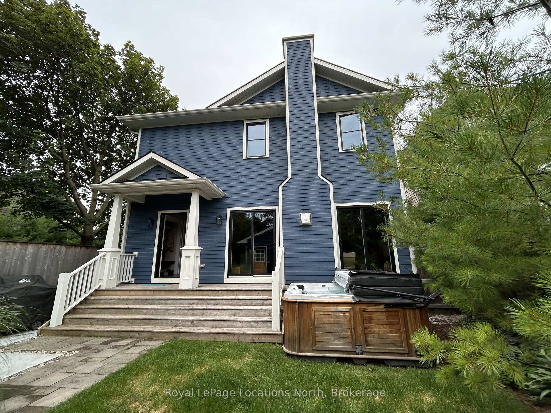 Photo 4 of 10 Niagara Street, Collingwood — HOMEH