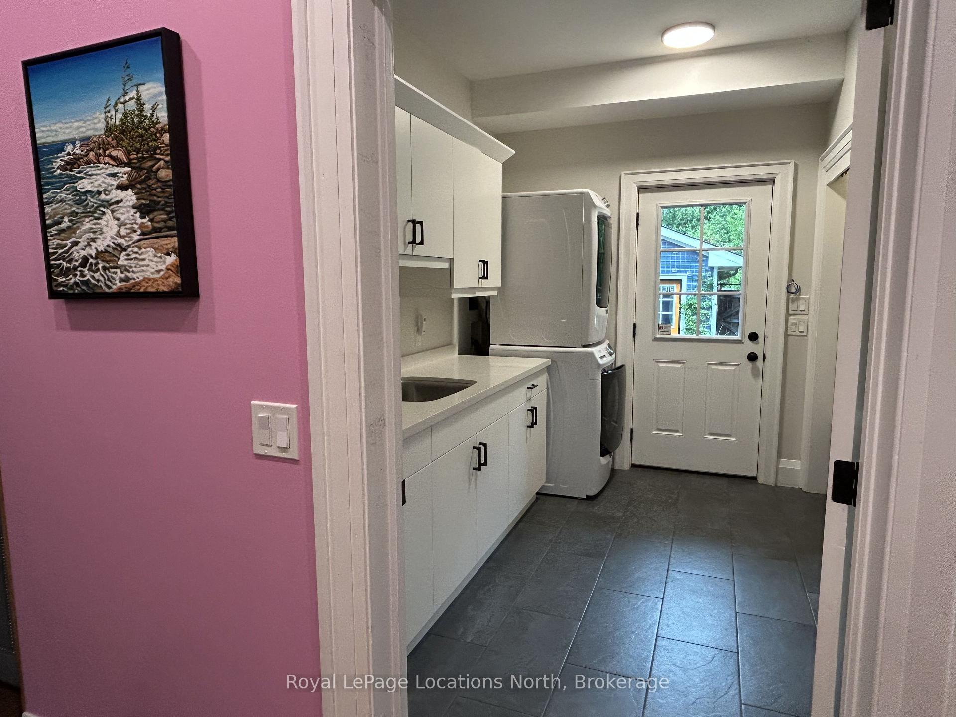Photo 6 of 10 Niagara Street, Collingwood — HOMEH