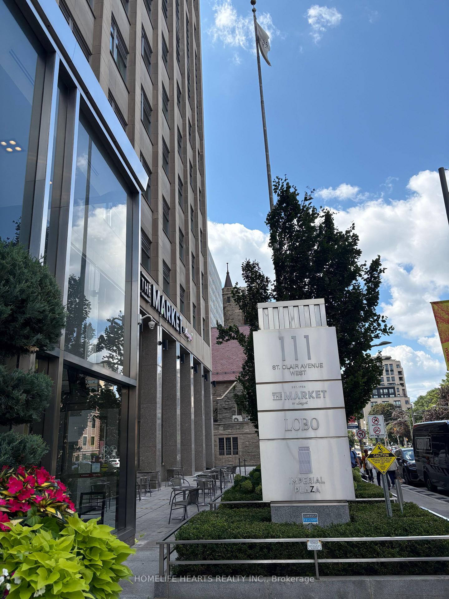 Front of Unit 423, 111 St Clair Avenue W