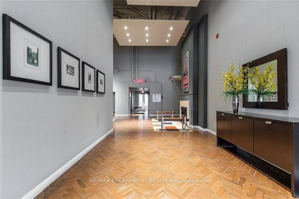 Photo 3 of Unit 106, 66 Bay Street S, Hamilton, Durand — HOMEH