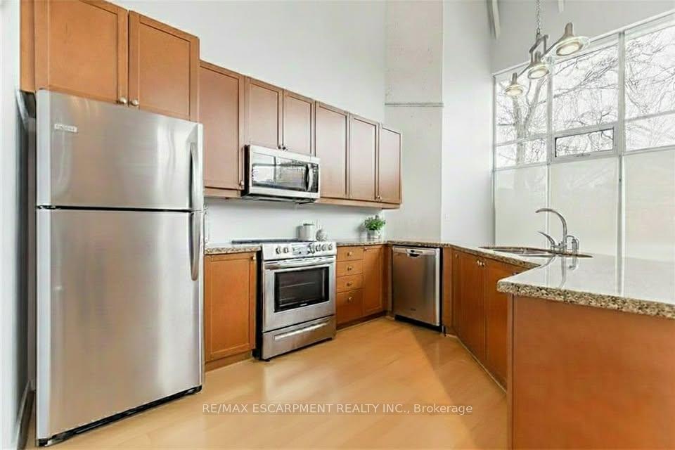 Photo 8 of Unit 106, 66 Bay Street S, Hamilton, Durand — HOMEH