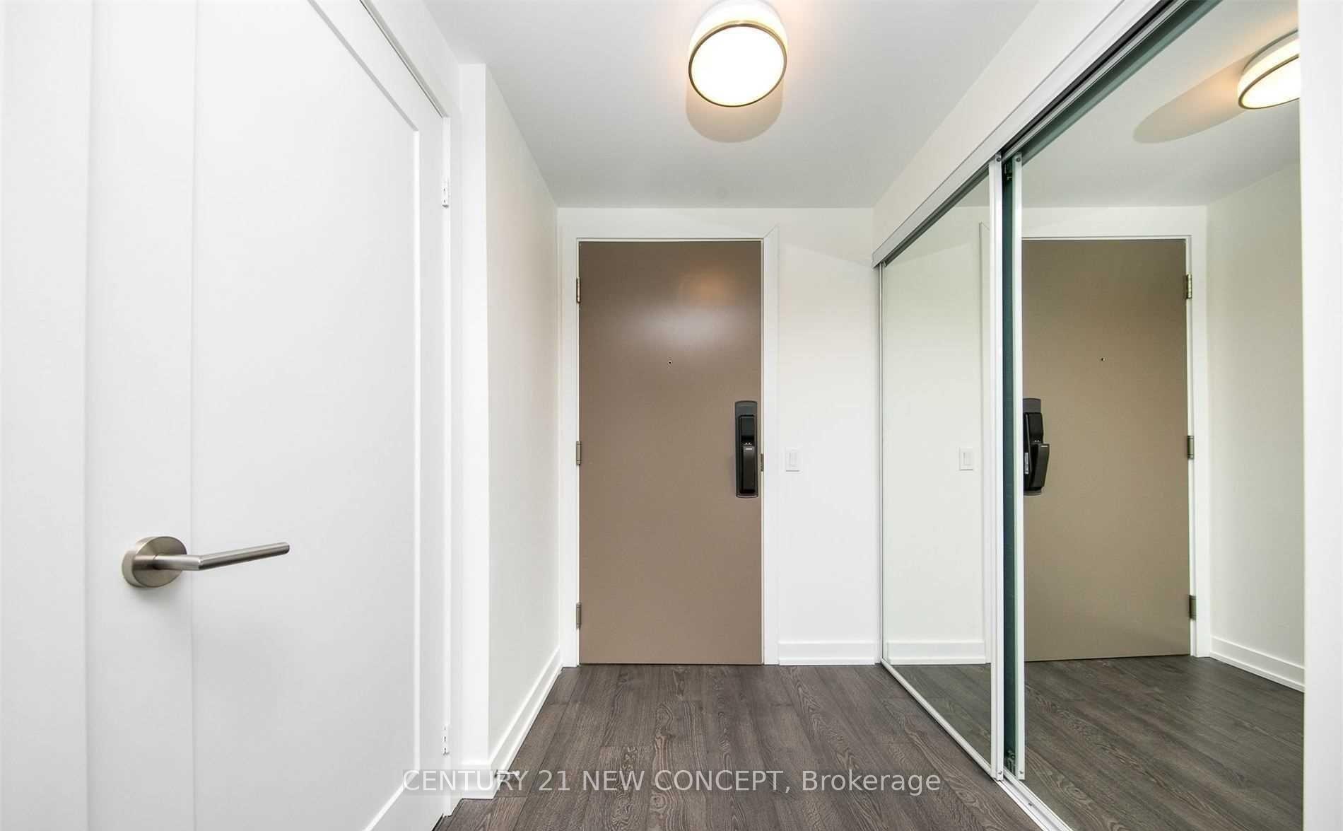 Photo 5 of Unit 1404, 10 York Street, Toronto, Waterfront Communities — HOMEH