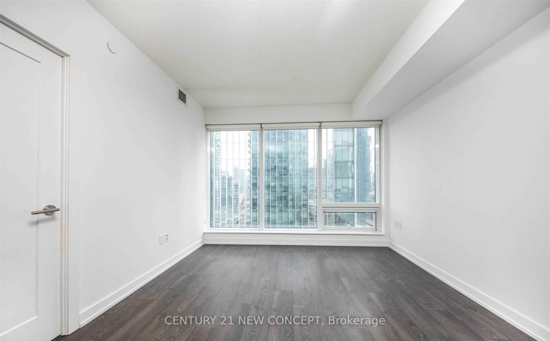 Photo 15 of Unit 1404, 10 York Street, Toronto, Waterfront Communities — HOMEH
