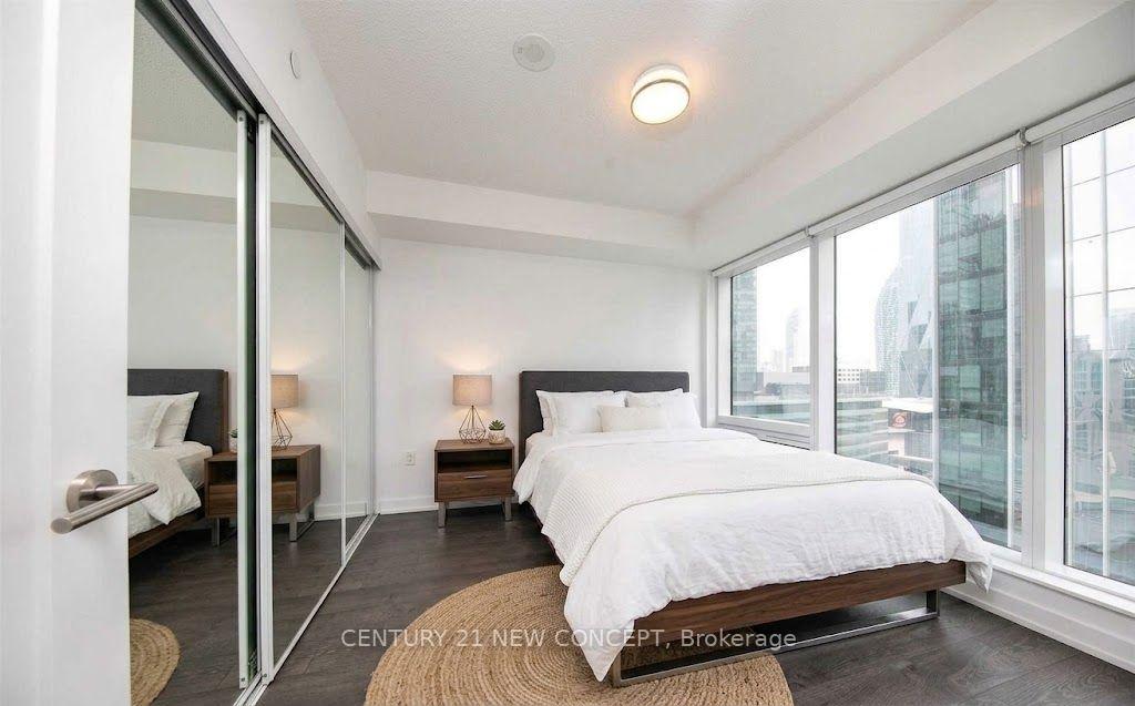 Photo 16 of Unit 1404, 10 York Street, Toronto, Waterfront Communities — HOMEH