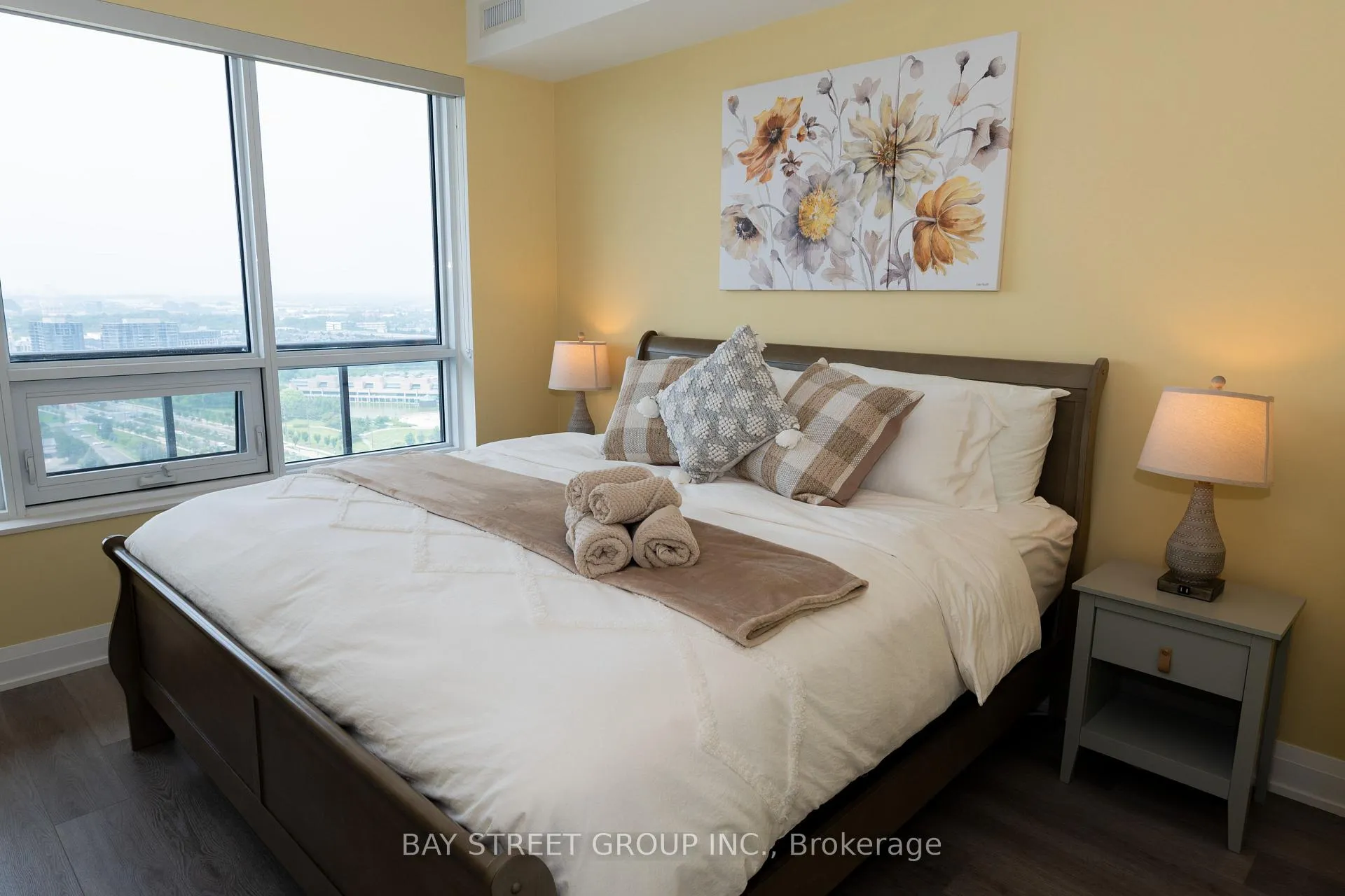 Photo 2 of Unit A 3207, 8 Water Walk Drive, Markham, Unionville — HOMEH