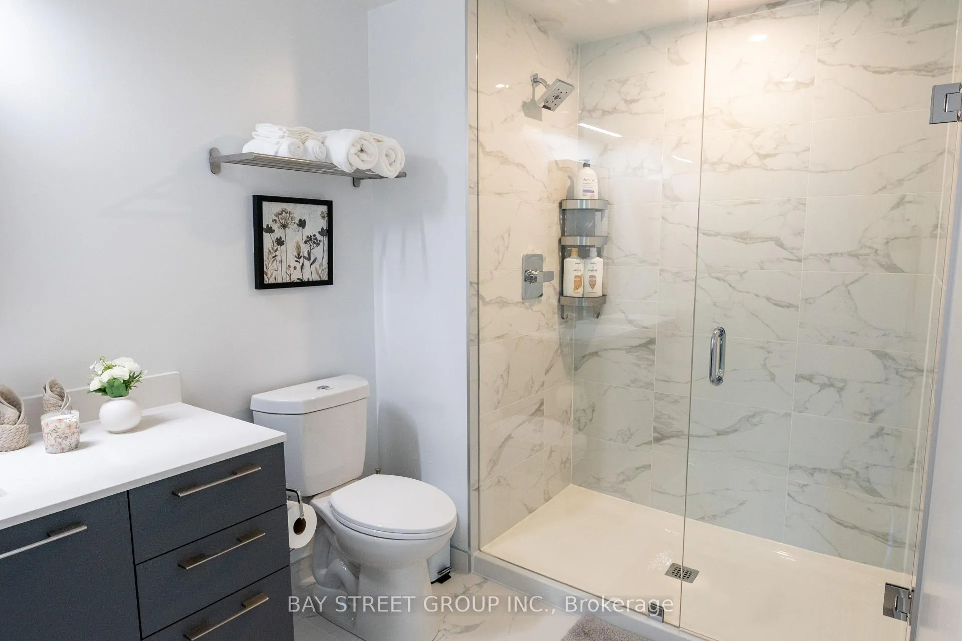 Photo 4 of Unit A 3207, 8 Water Walk Drive, Markham, Unionville — HOMEH