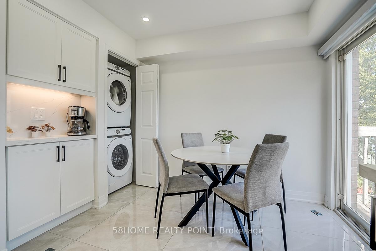 Photo 6 of Unit Upper, 8D Leaside Park Drive, Toronto, Thorncliffe Park — HOMEH