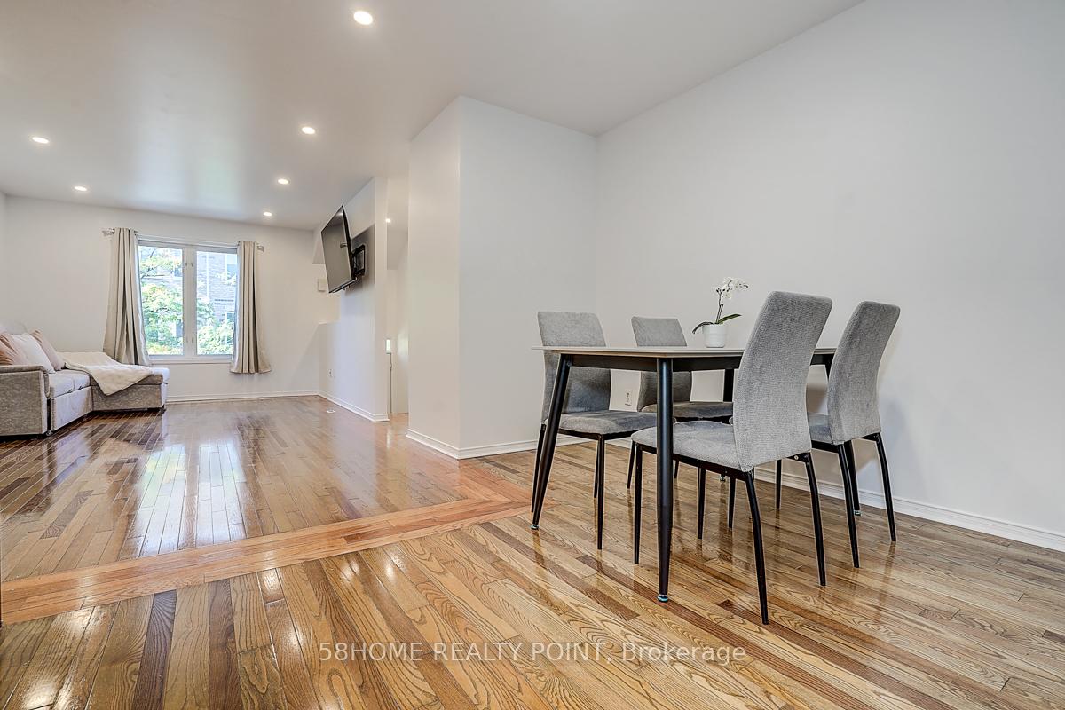 Photo 10 of Unit Upper, 8D Leaside Park Drive, Toronto, Thorncliffe Park — HOMEH