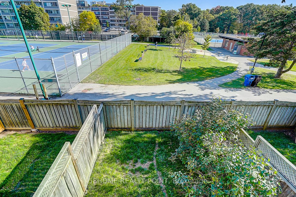 Photo 14 of Unit Upper, 8D Leaside Park Drive, Toronto, Thorncliffe Park — HOMEH