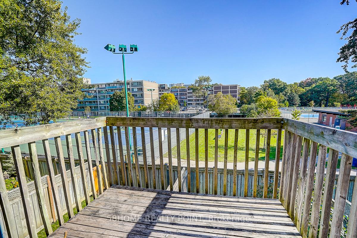 Photo 15 of Unit Upper, 8D Leaside Park Drive, Toronto, Thorncliffe Park — HOMEH